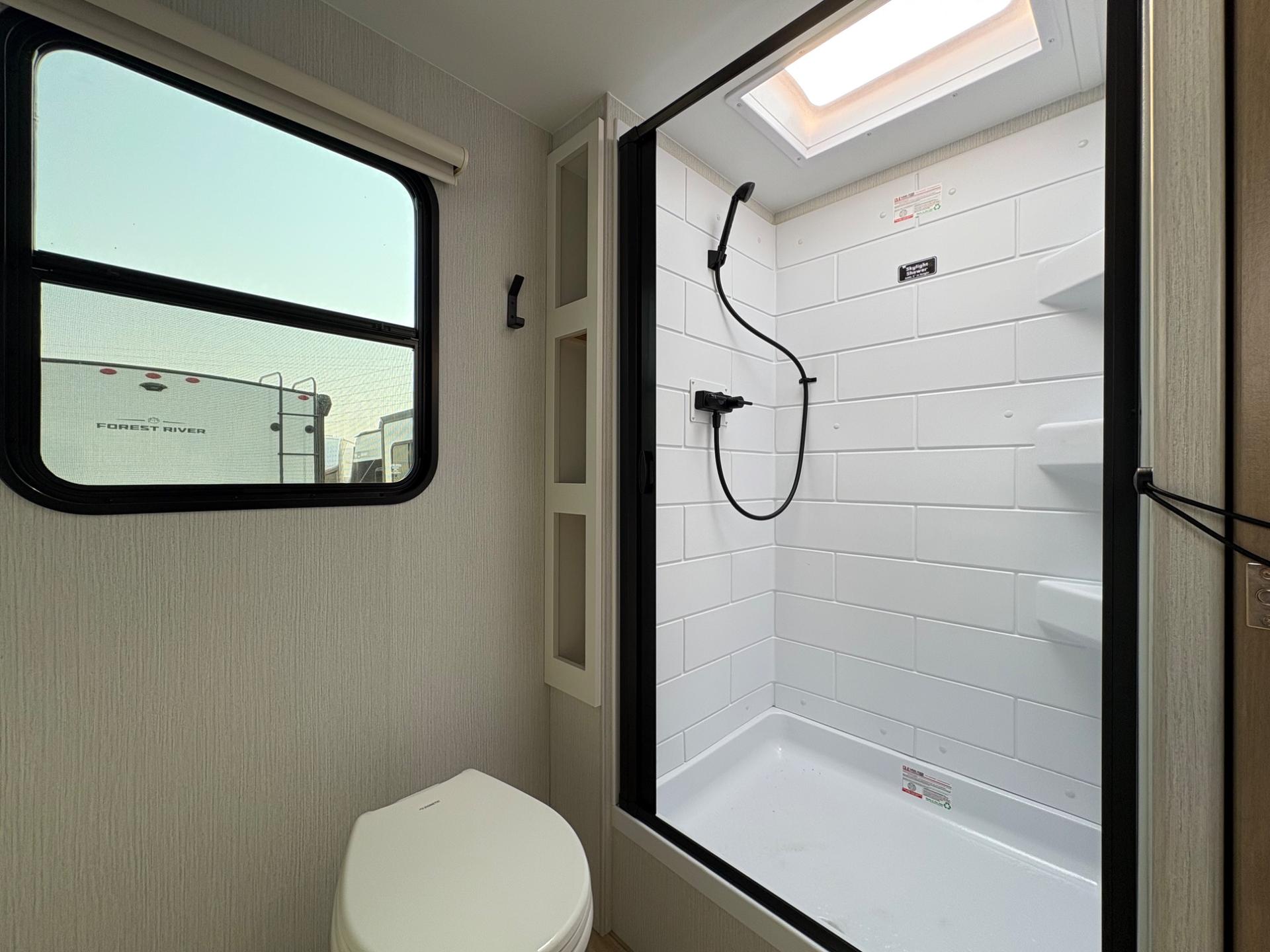 2027 Winnebago 2027 Winnebago Thrive - thumbnail 26