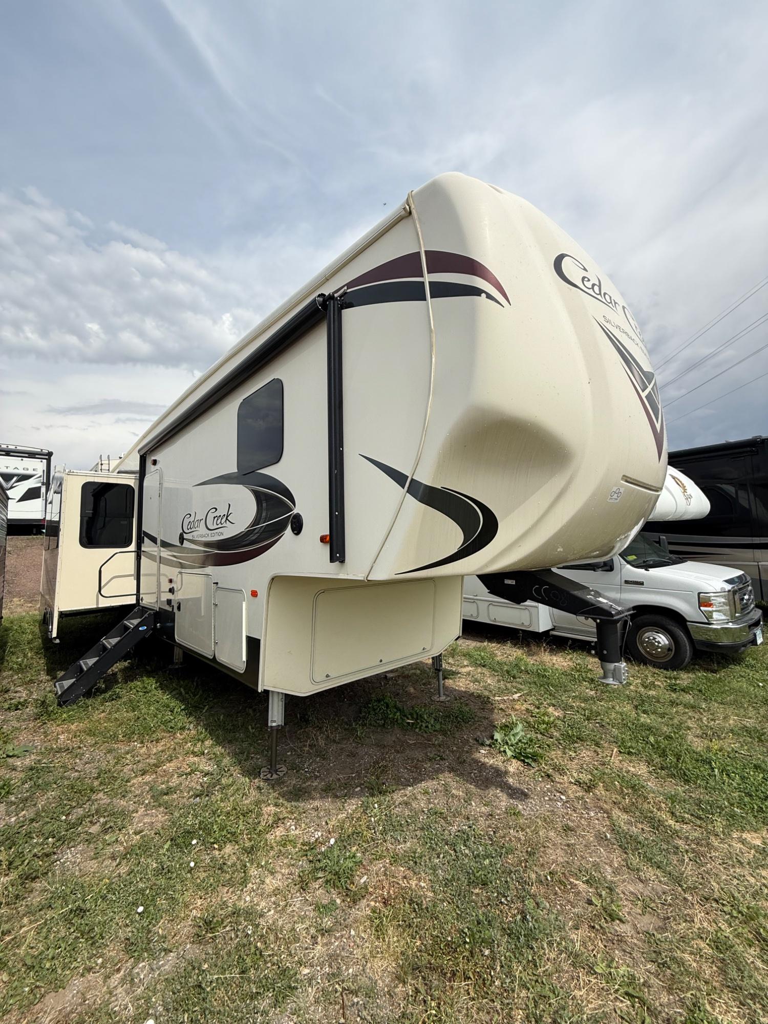 2019 Forest River Cedar Creek Silverback 33IK