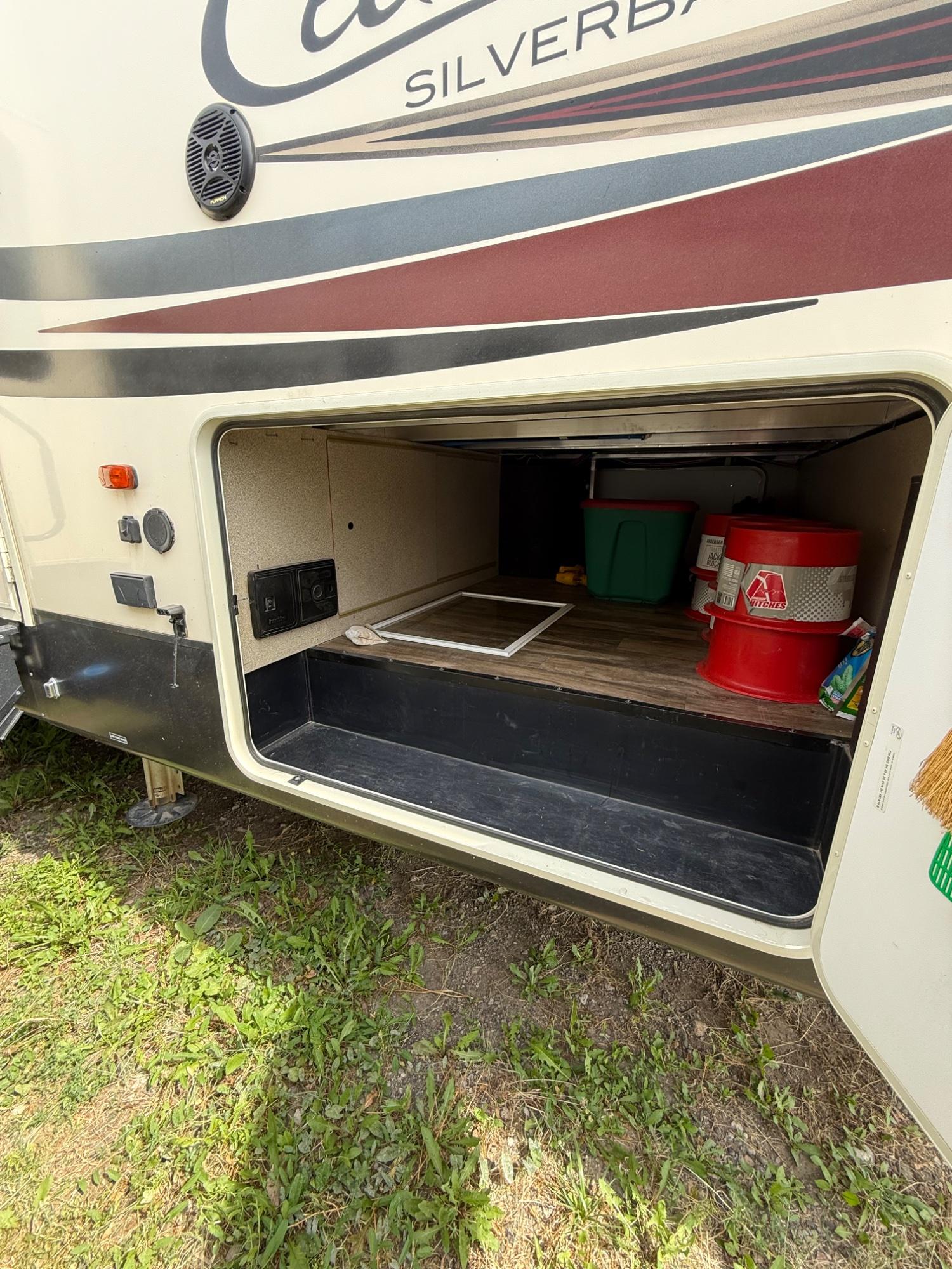 2019 Forest River 2019 Forest River Cedar Creek Silverback - thumbnail 6