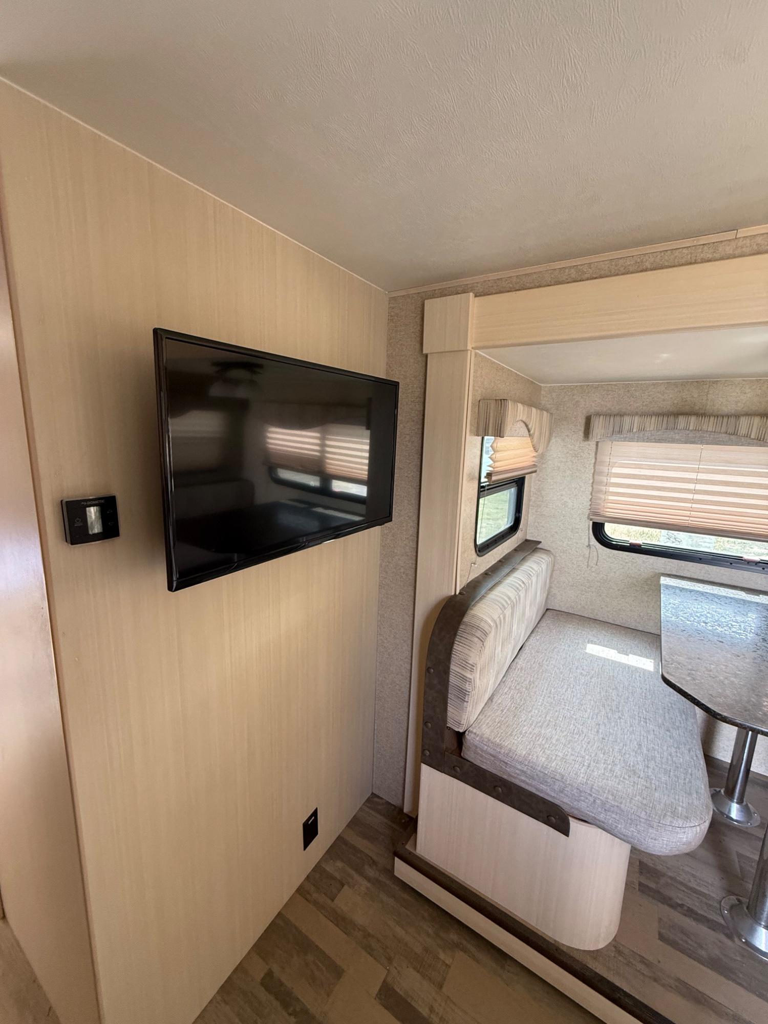 2018 Winnebago 2018 Winnebago Minnie - thumbnail 5
