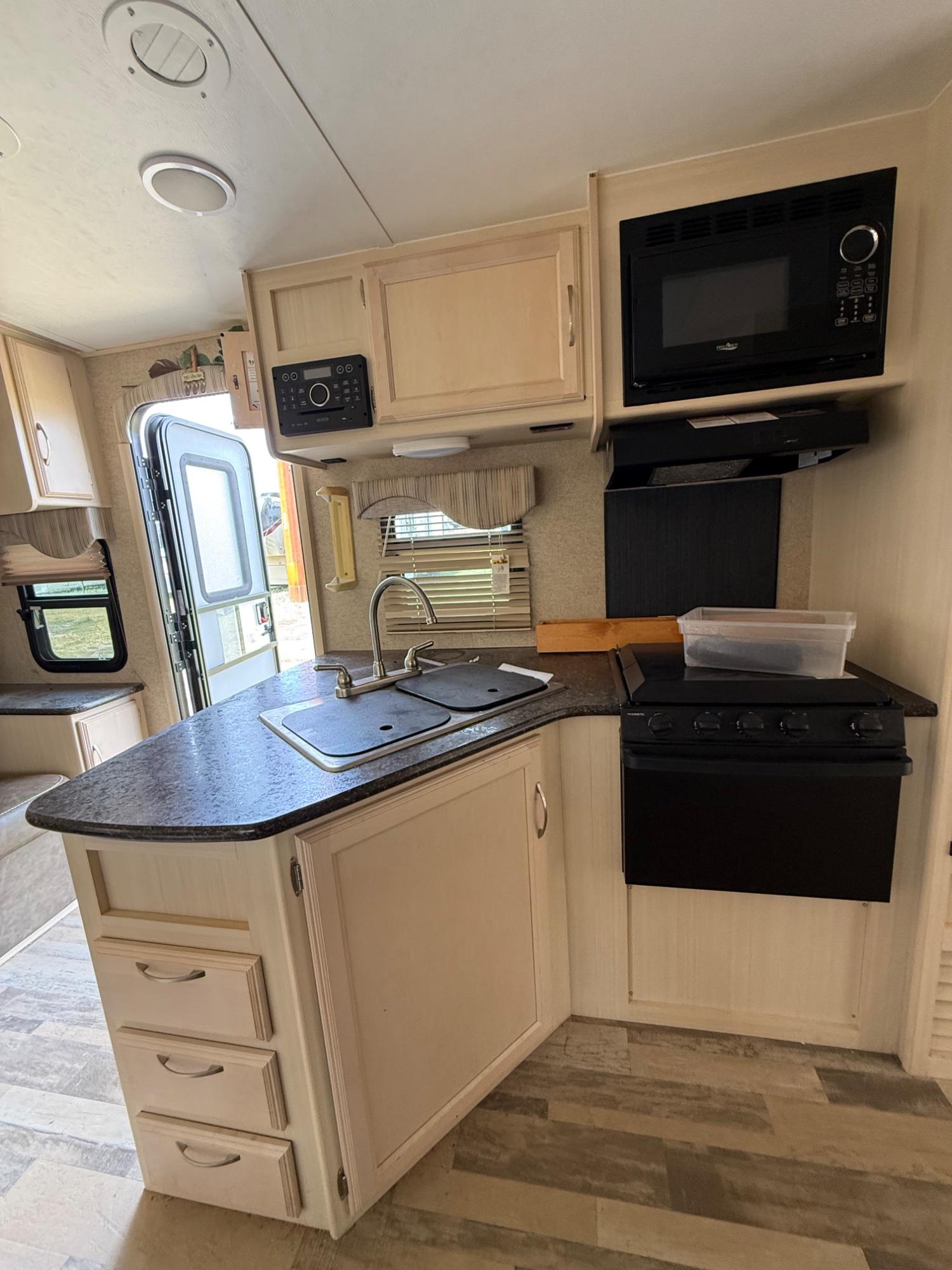 2018 Winnebago 2018 Winnebago Minnie - thumbnail 8