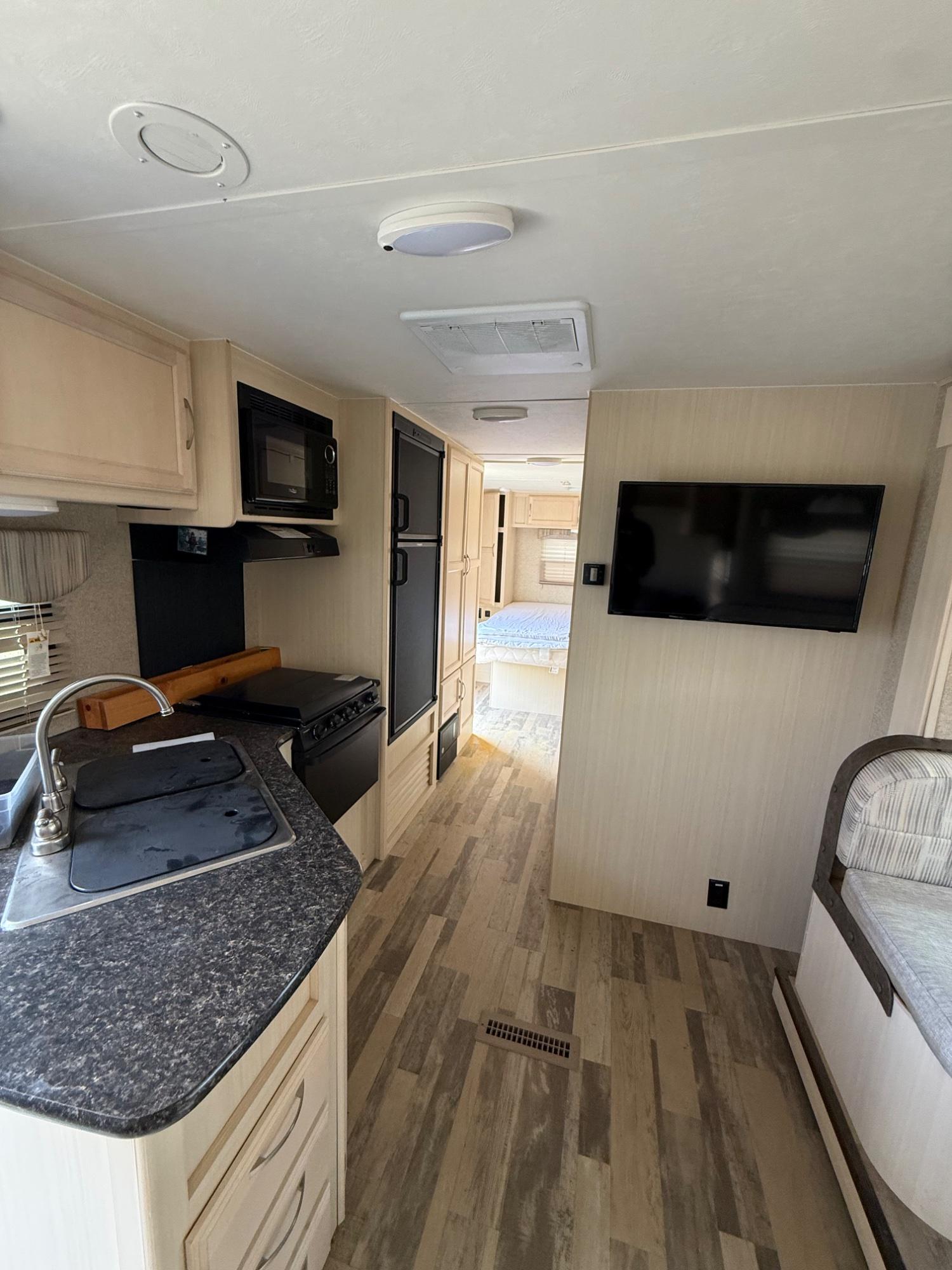 2018 Winnebago 2018 Winnebago Minnie - thumbnail 16