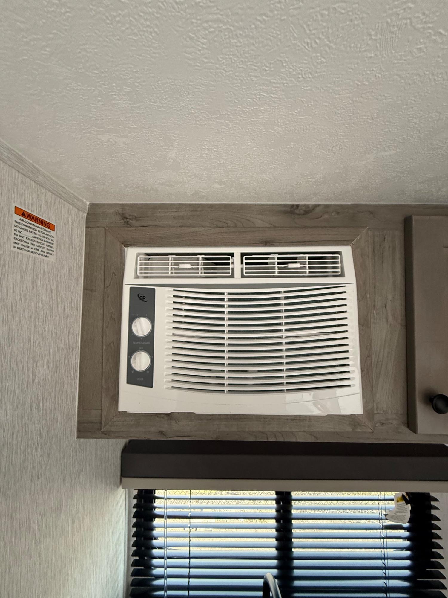 2027 Sunset Park & RV 2027 Sunset Park & RV SunLite - thumbnail 10
