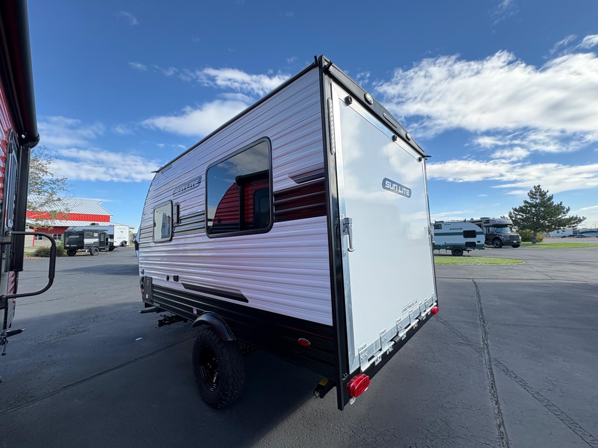 2027 Sunset Park RV 2027 Sunset Park RV Sun Lite - thumbnail 3