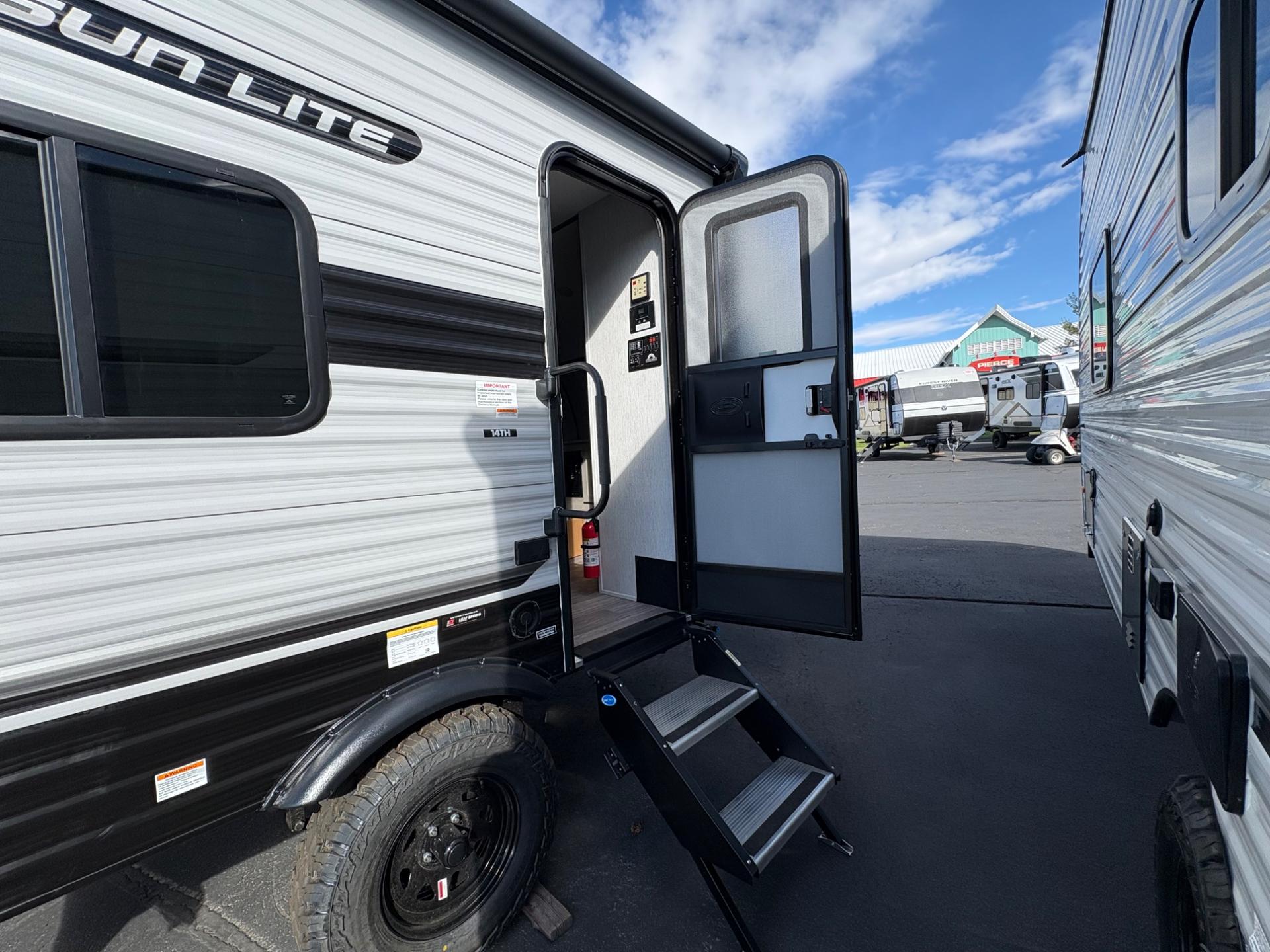 2027 Sunset Park & RV 2027 Sunset Park & RV Sunlite - thumbnail 9