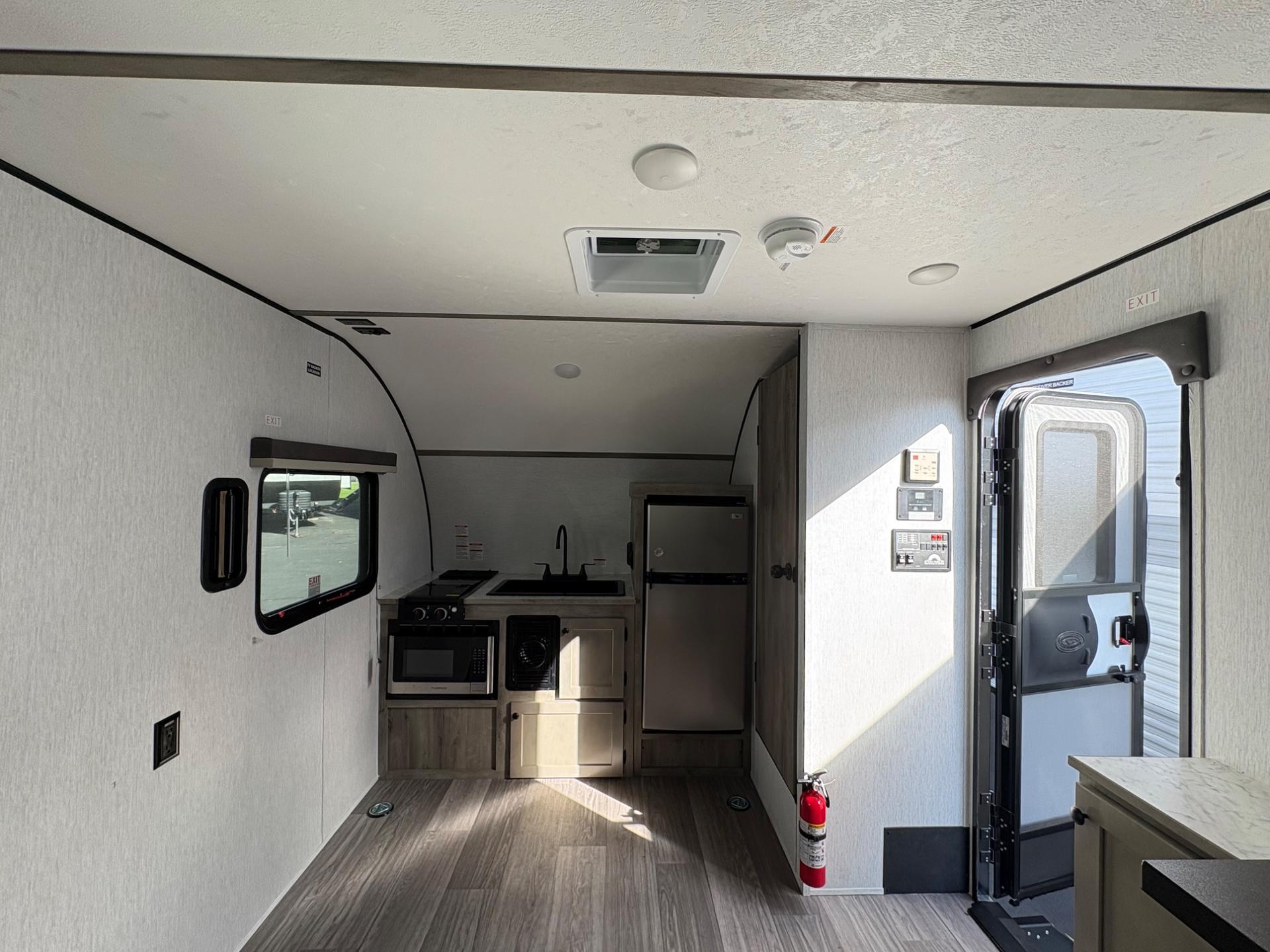 2027 Sunset Park & RV 2027 Sunset Park & RV Sunlite - thumbnail 12