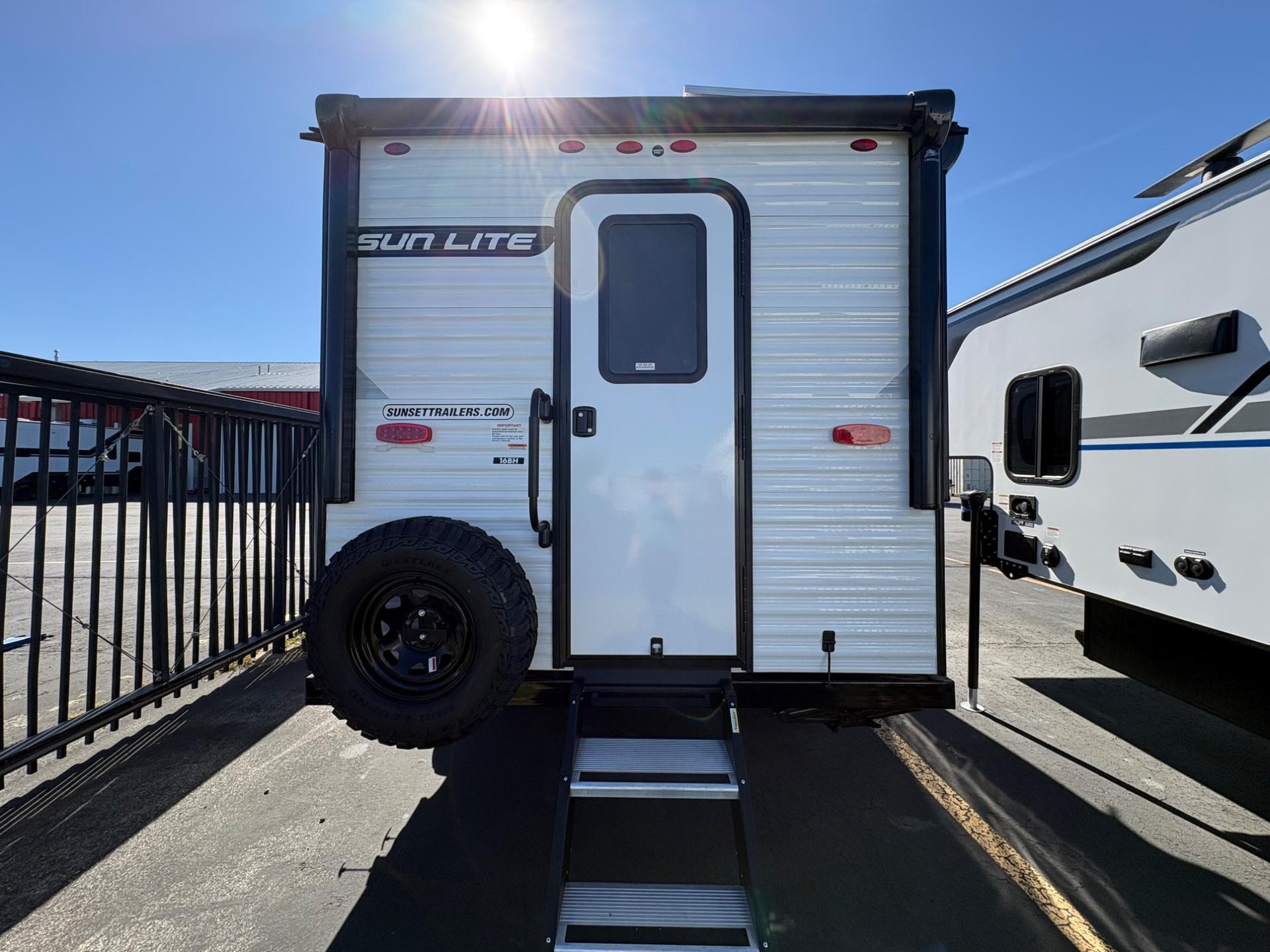 2027 Sunset Park & RV 2027 Sunset Park & RV SunLite - thumbnail 5