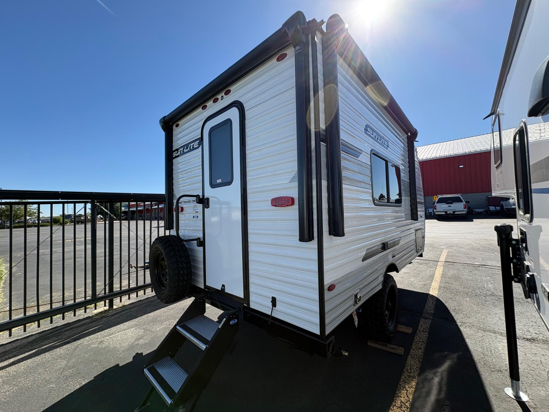 2027 Sunset Park & RV 2027 Sunset Park & RV SunLite - thumbnail 6
