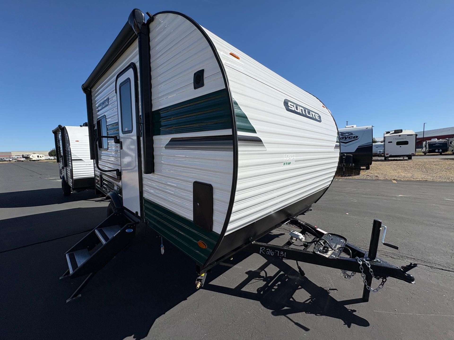 2027 Sunset Park & RV 2027 Sunset Park & RV Sunlite - thumbnail 4
