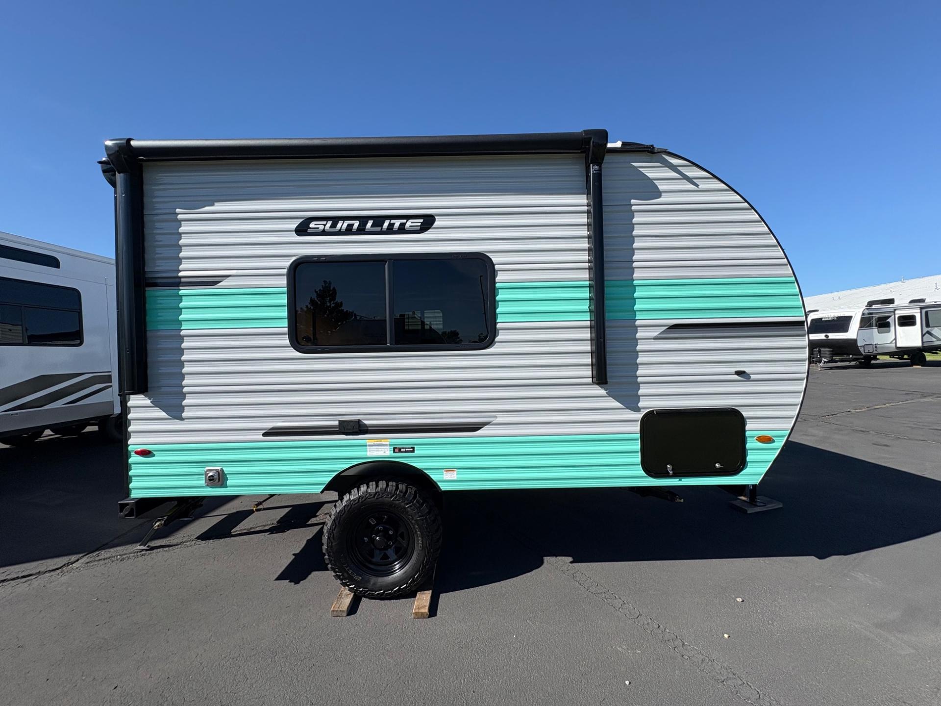 2027 Sunset Park & RV 2027 Sunset Park & RV Sunlite - thumbnail 5