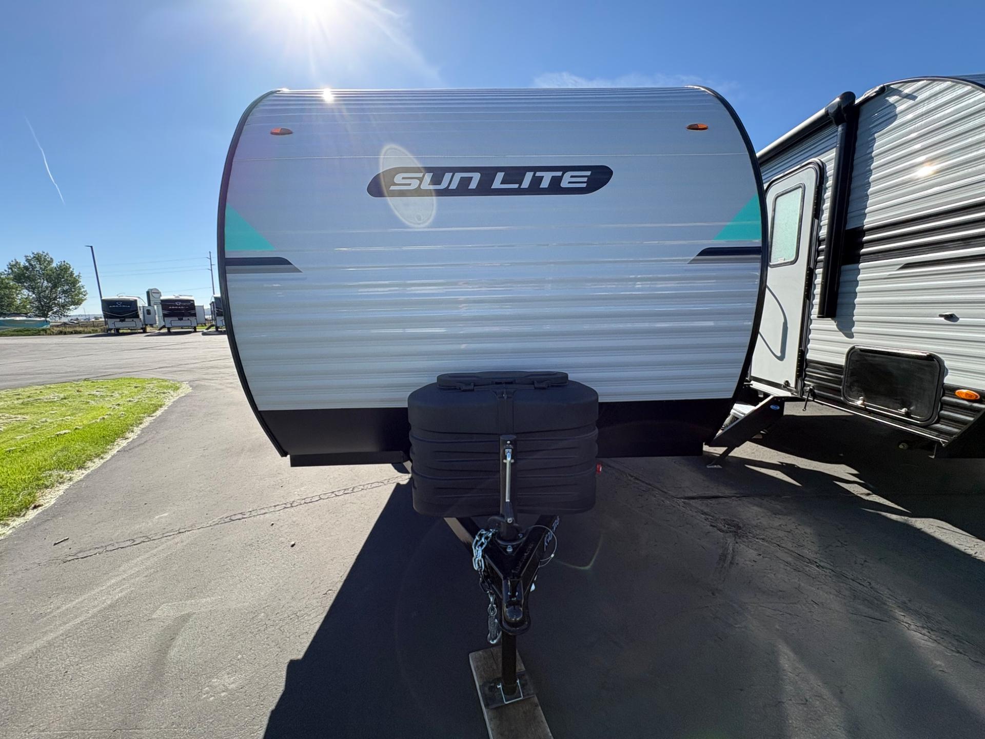2027 Sunset Park & RV 2027 Sunset Park & RV Sunlite - thumbnail 7
