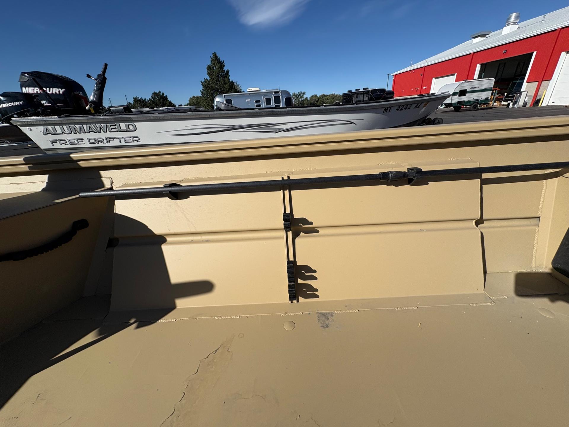 2027 Crestliner 2027 Crestliner 1660 Retriever Jon Deluxe Tiller - thumbnail 13