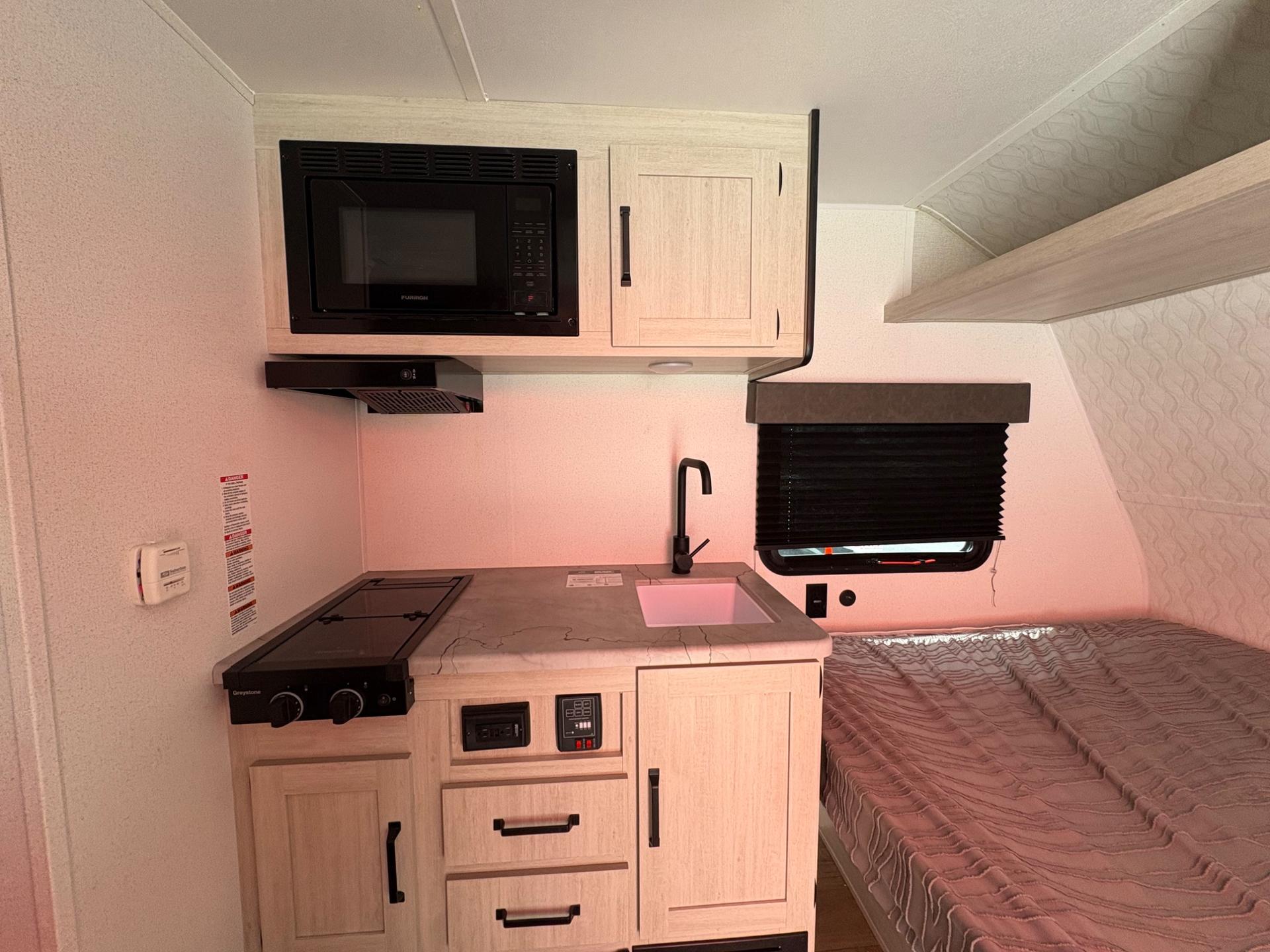 2025 Palomino 2025 Palomino Puma Camping Edition - thumbnail 19