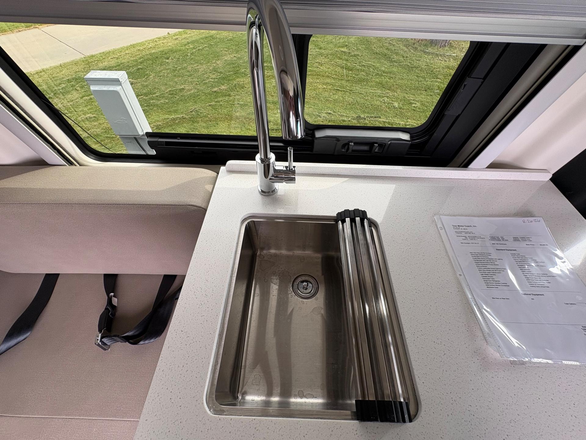 2027 Thor Motor Coach 2027 Thor Motor Coach Sanctuary - thumbnail 33