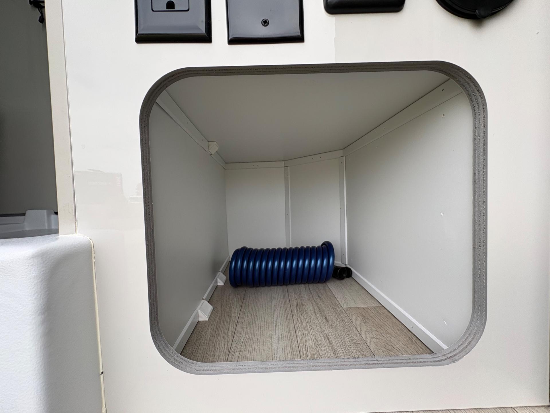 2027 Thor Motor Coach 2027 Thor Motor Coach Sanctuary - thumbnail 39
