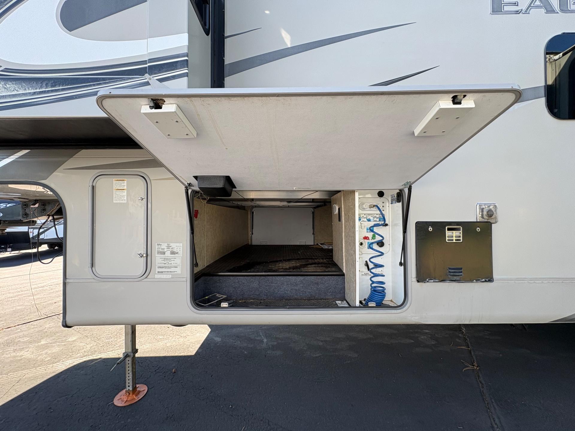 2017 Jayco 2017 Jayco Eagle - thumbnail 13
