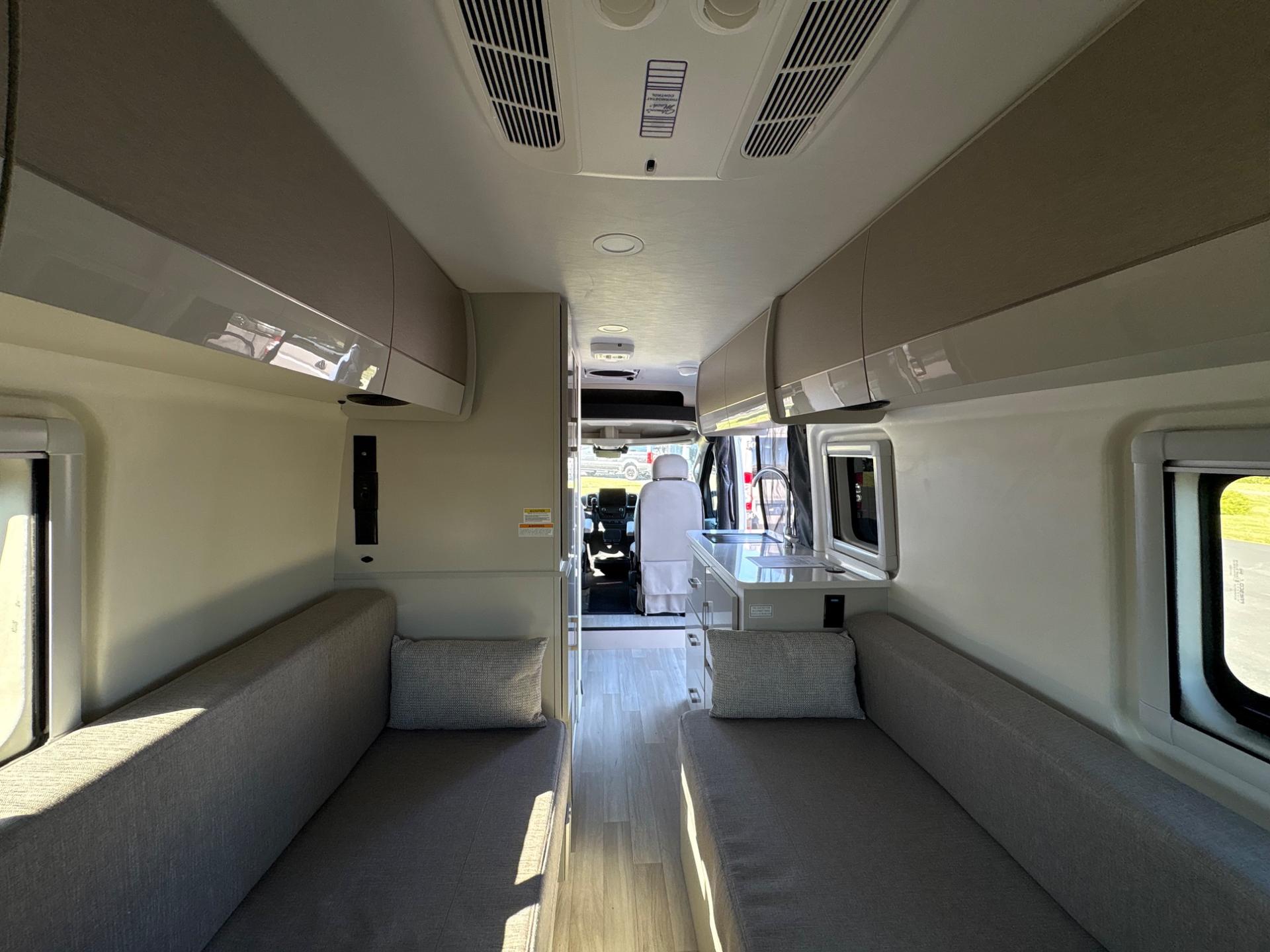 2027 Thor Motor Coach 2027 Thor Motor Coach Sequence - thumbnail 25