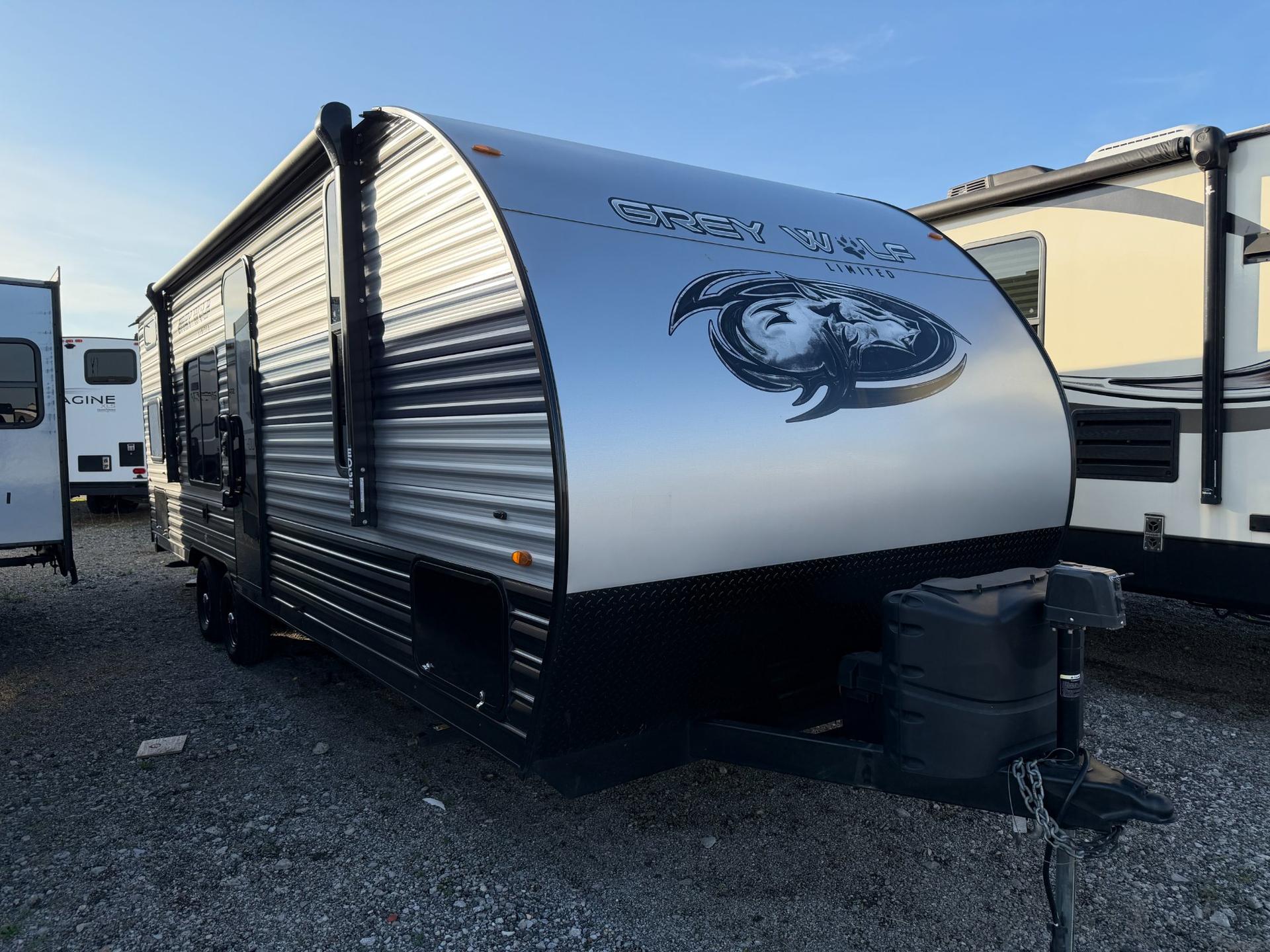 2022 Forest River Cherokee Grey Wolf 26DJSE