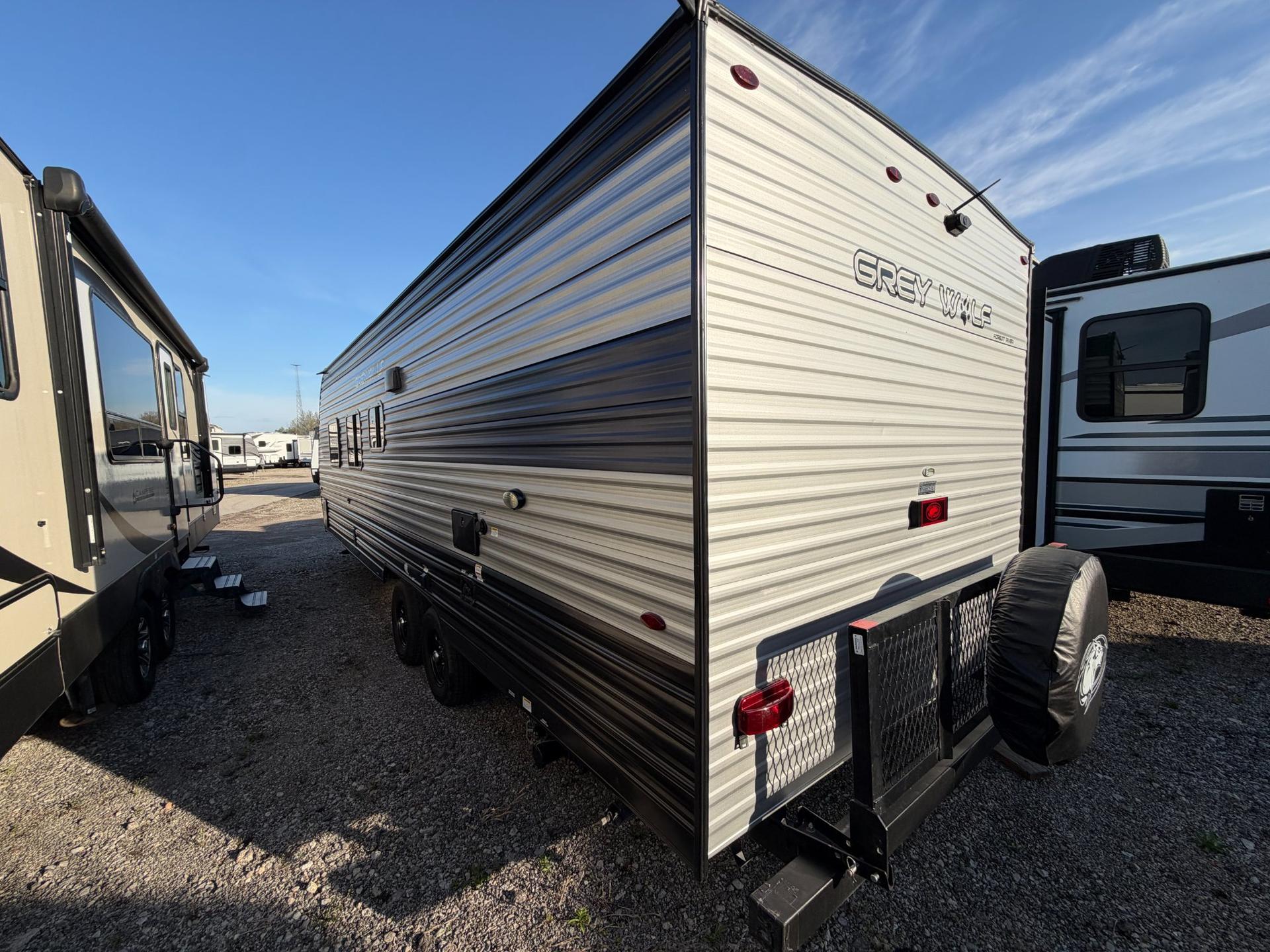 2022 Forest River 2022 Forest River Cherokee Grey Wolf - thumbnail 6