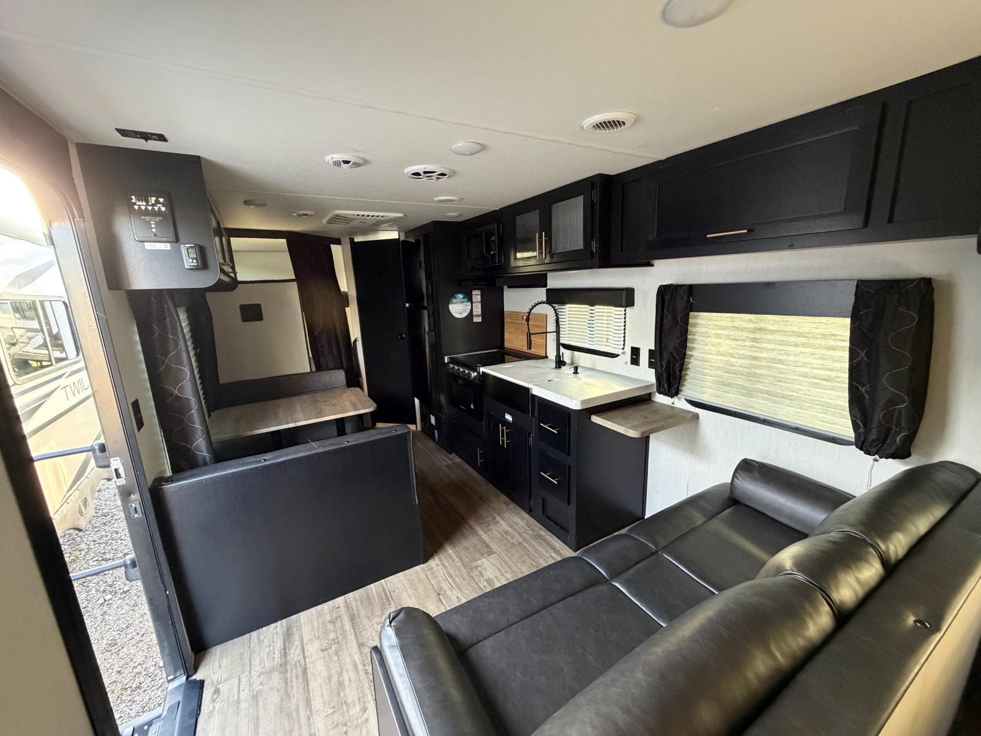 2022 Forest River 2022 Forest River Cherokee Grey Wolf - thumbnail 8