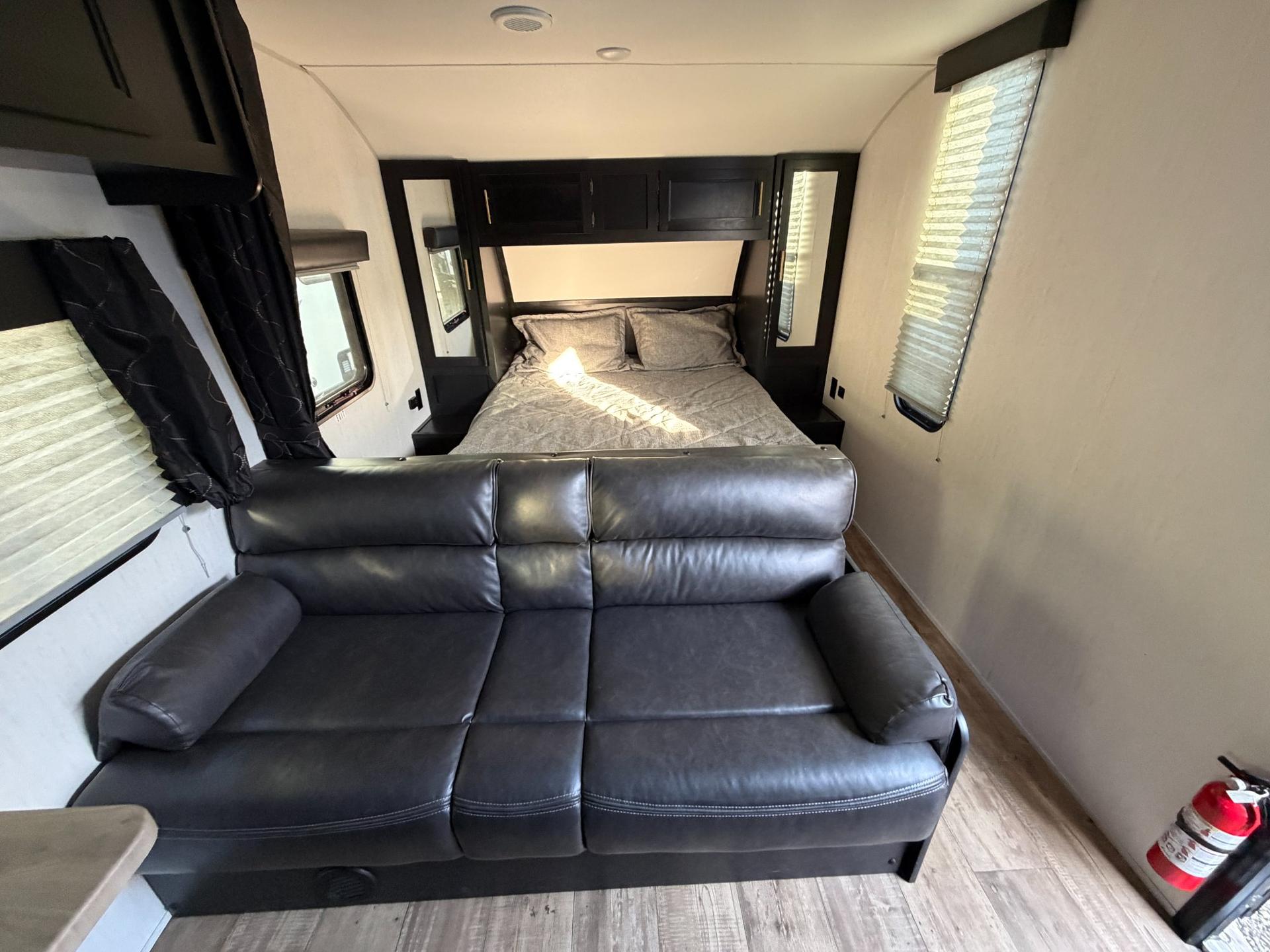 2022 Forest River 2022 Forest River Cherokee Grey Wolf - thumbnail 11