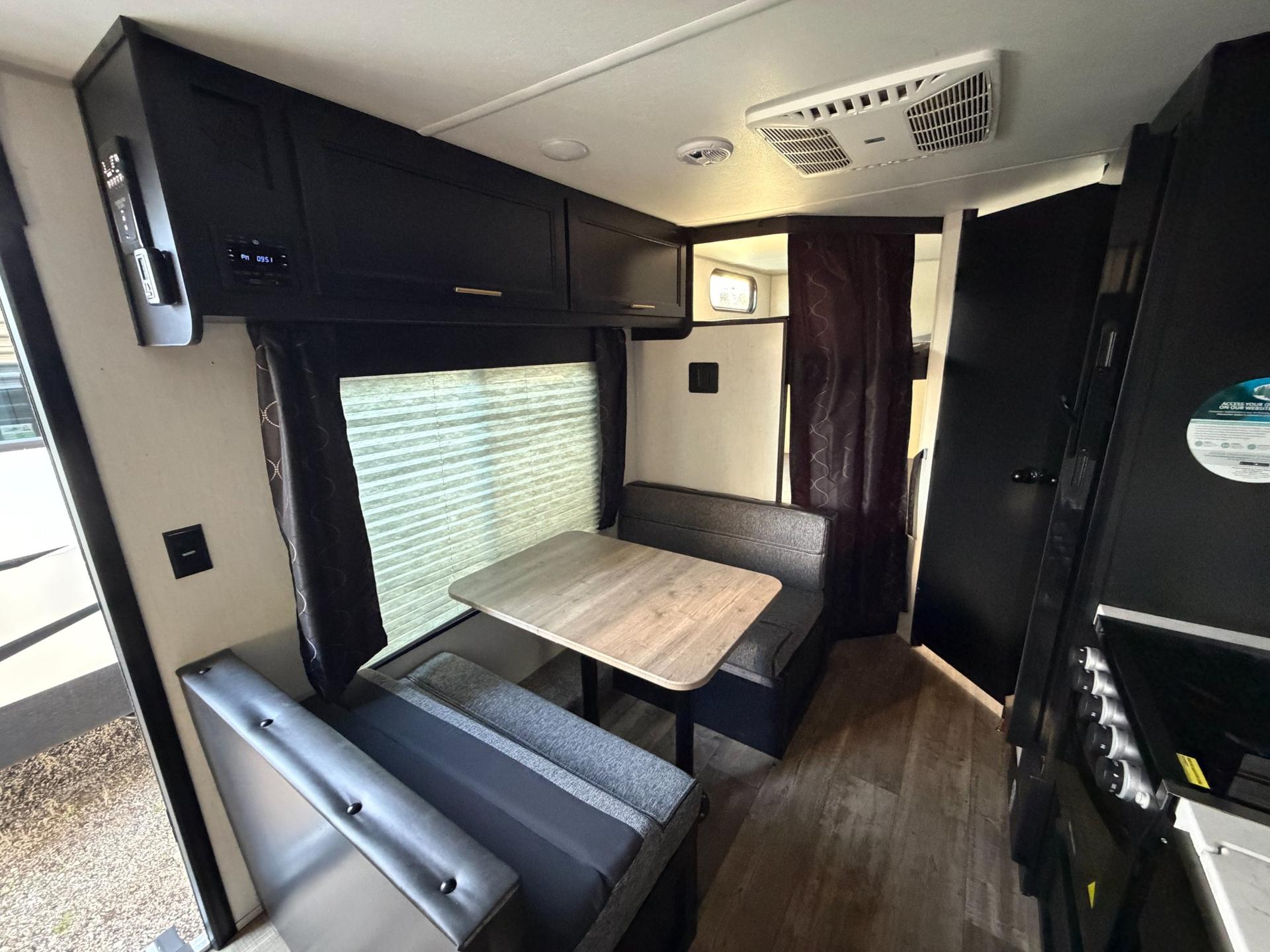 2022 Forest River 2022 Forest River Cherokee Grey Wolf - thumbnail 13