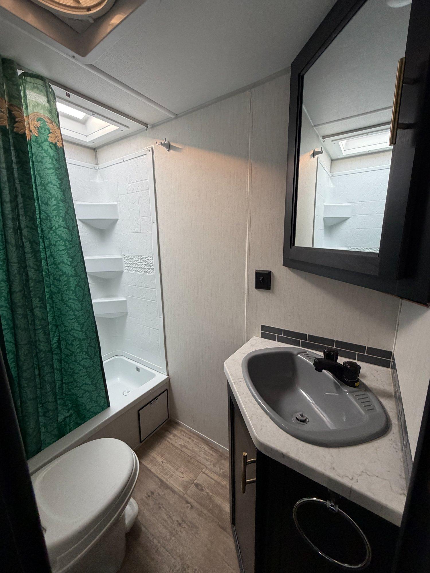 2022 Forest River 2022 Forest River Cherokee Grey Wolf - thumbnail 16