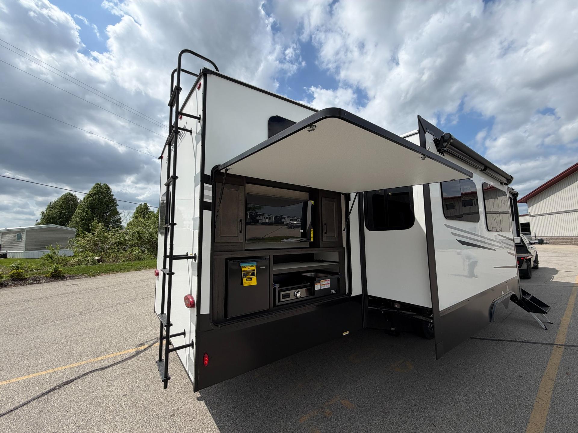 2026 Venture RV 2026 Venture RV SportTrek Touring Edition - thumbnail 7