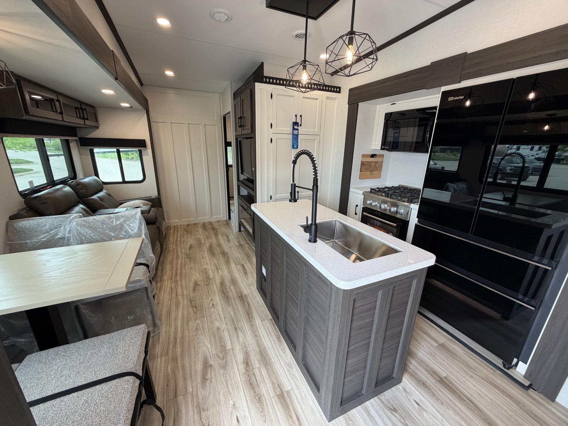 2026 Venture RV 2026 Venture RV SportTrek Touring Edition - thumbnail 11