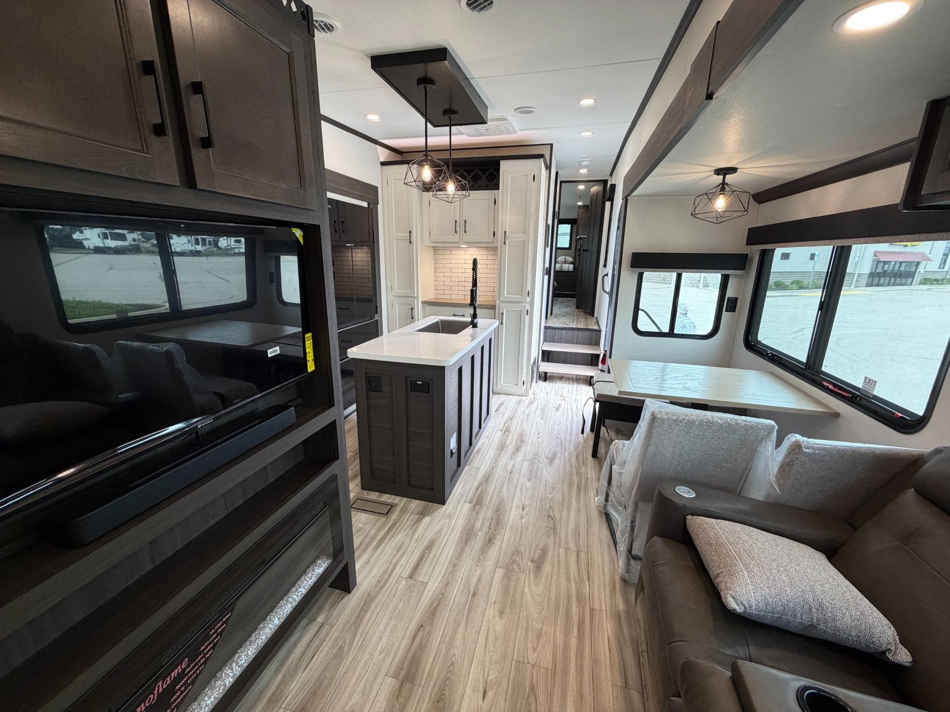 2026 Venture RV 2026 Venture RV SportTrek Touring Edition - thumbnail 12