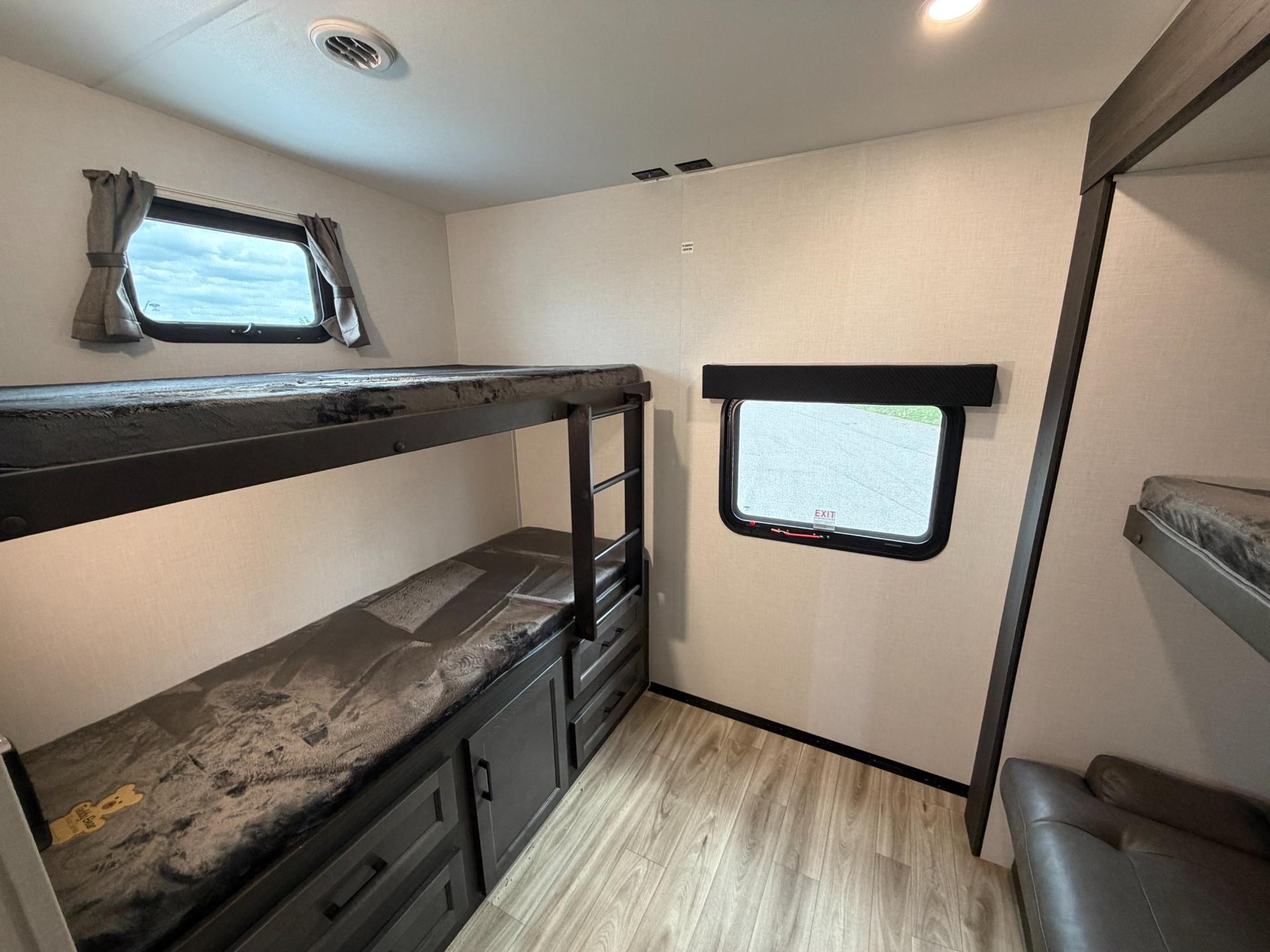 2026 Venture RV 2026 Venture RV SportTrek Touring Edition - thumbnail 18