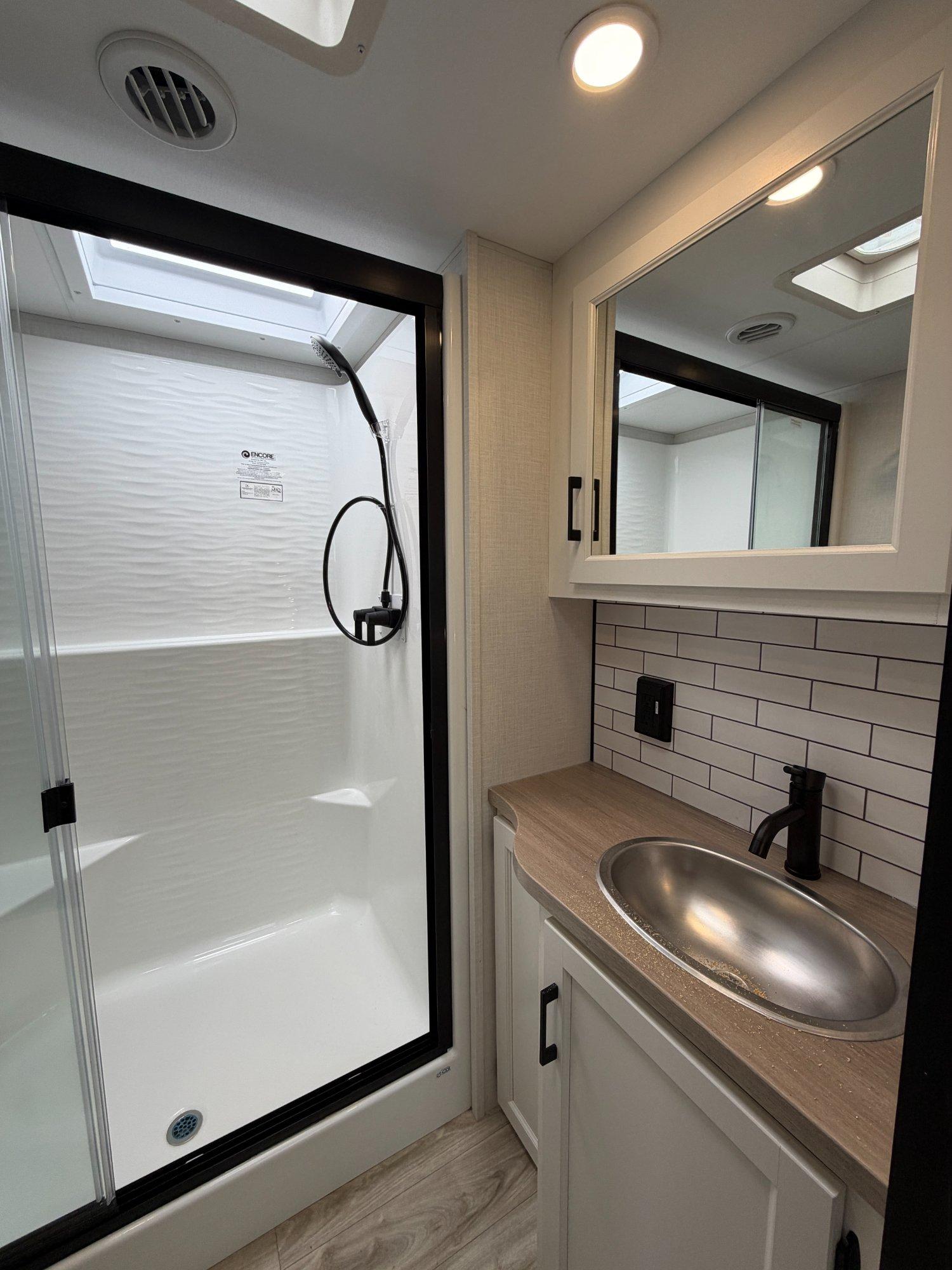 2026 Venture RV 2026 Venture RV SportTrek Touring Edition - thumbnail 20