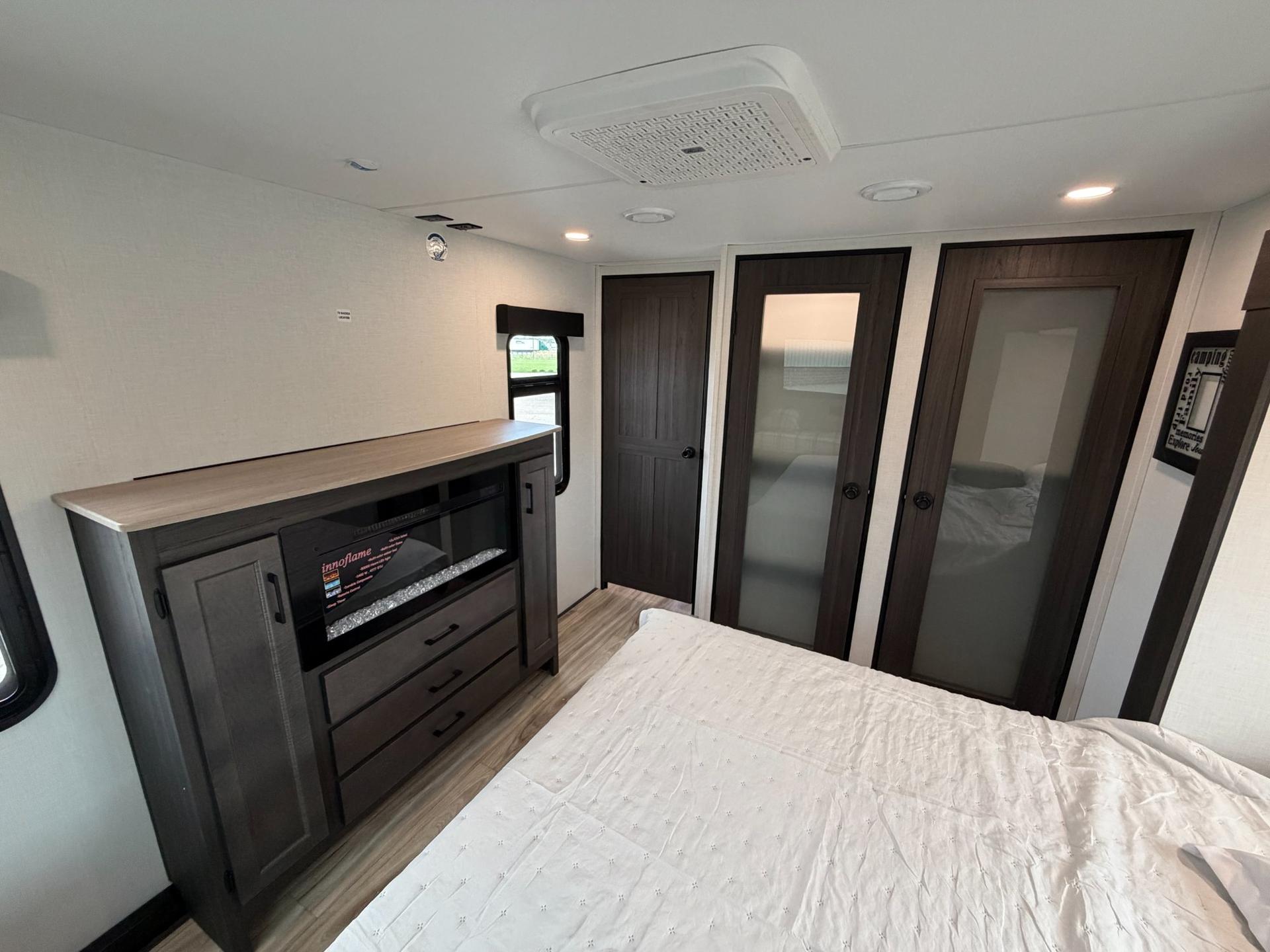 2026 Venture RV 2026 Venture RV SportTrek Touring Edition - thumbnail 24