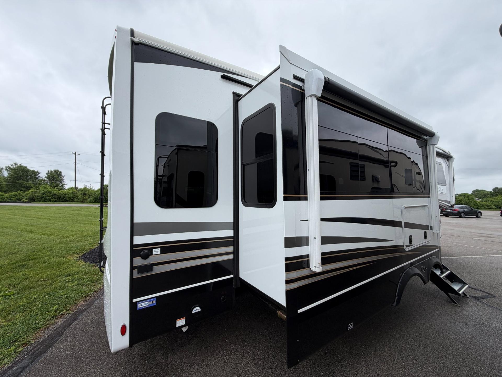 2026 JAYCO 2026 JAYCO PINNACLE - thumbnail 4