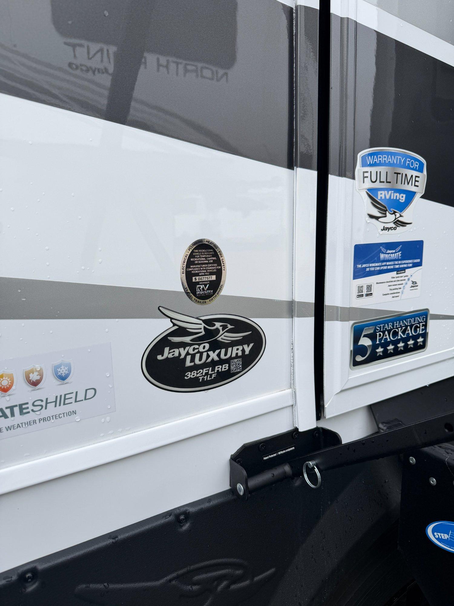 2026 Jayco 2026 Jayco North Point - thumbnail 3