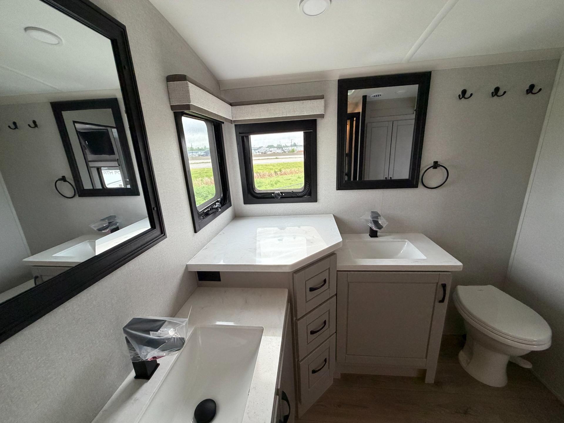 2026 Jayco 2026 Jayco North Point - thumbnail 22