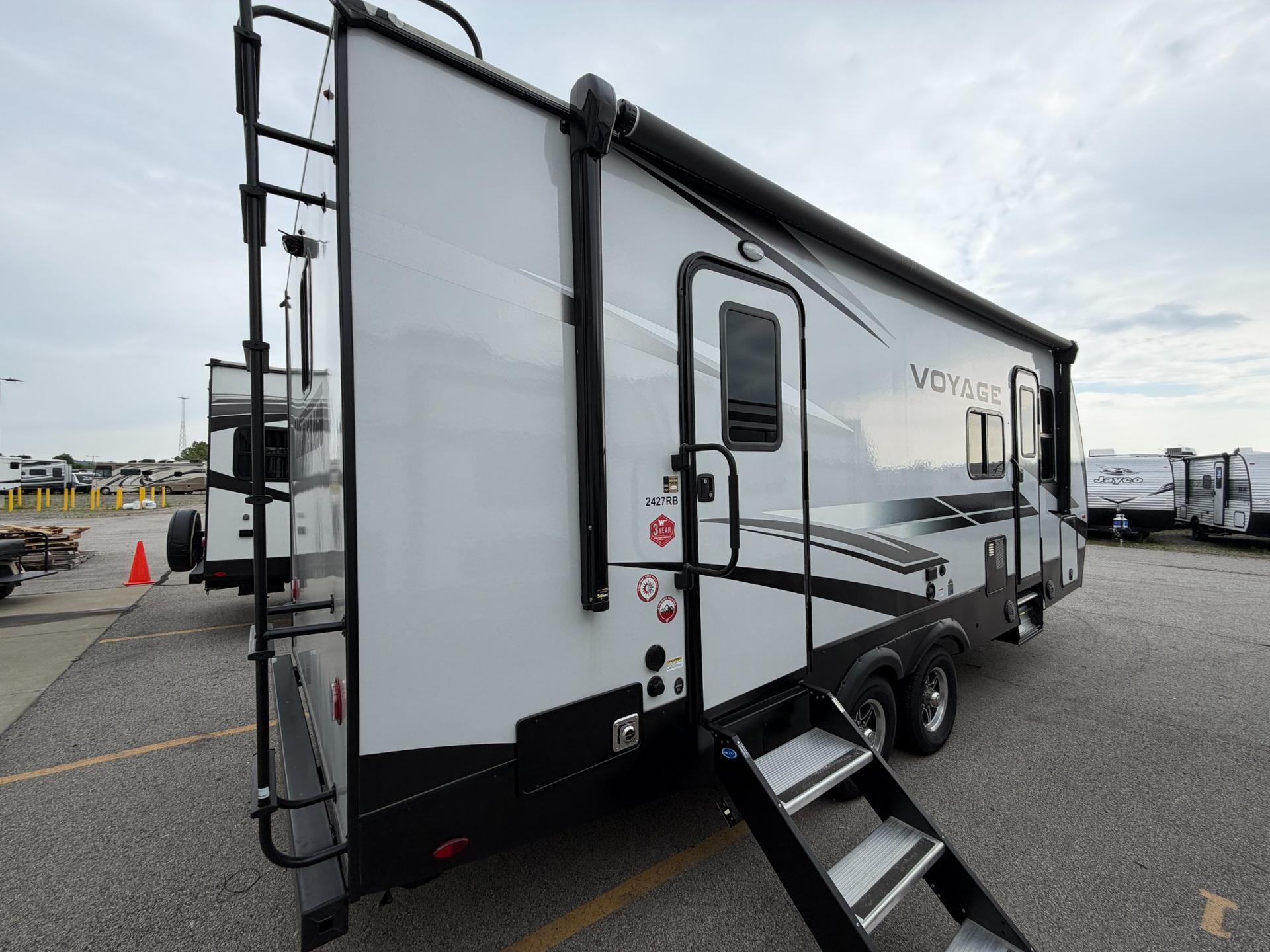 2022 Winnebago 2022 Winnebago Voyage - thumbnail 6