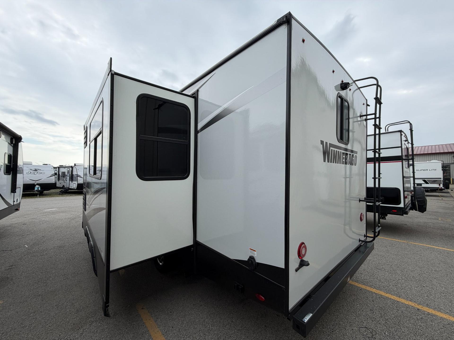 2022 Winnebago 2022 Winnebago Voyage - thumbnail 7