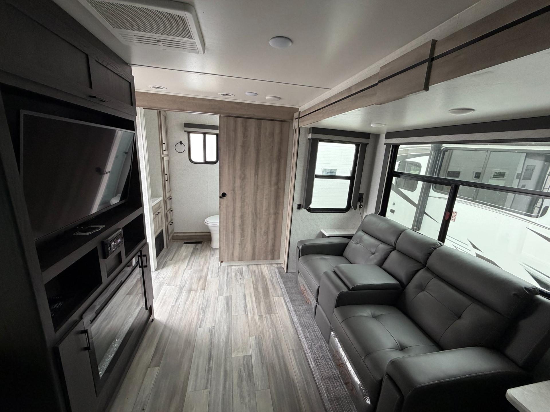 2022 Winnebago 2022 Winnebago Voyage - thumbnail 11
