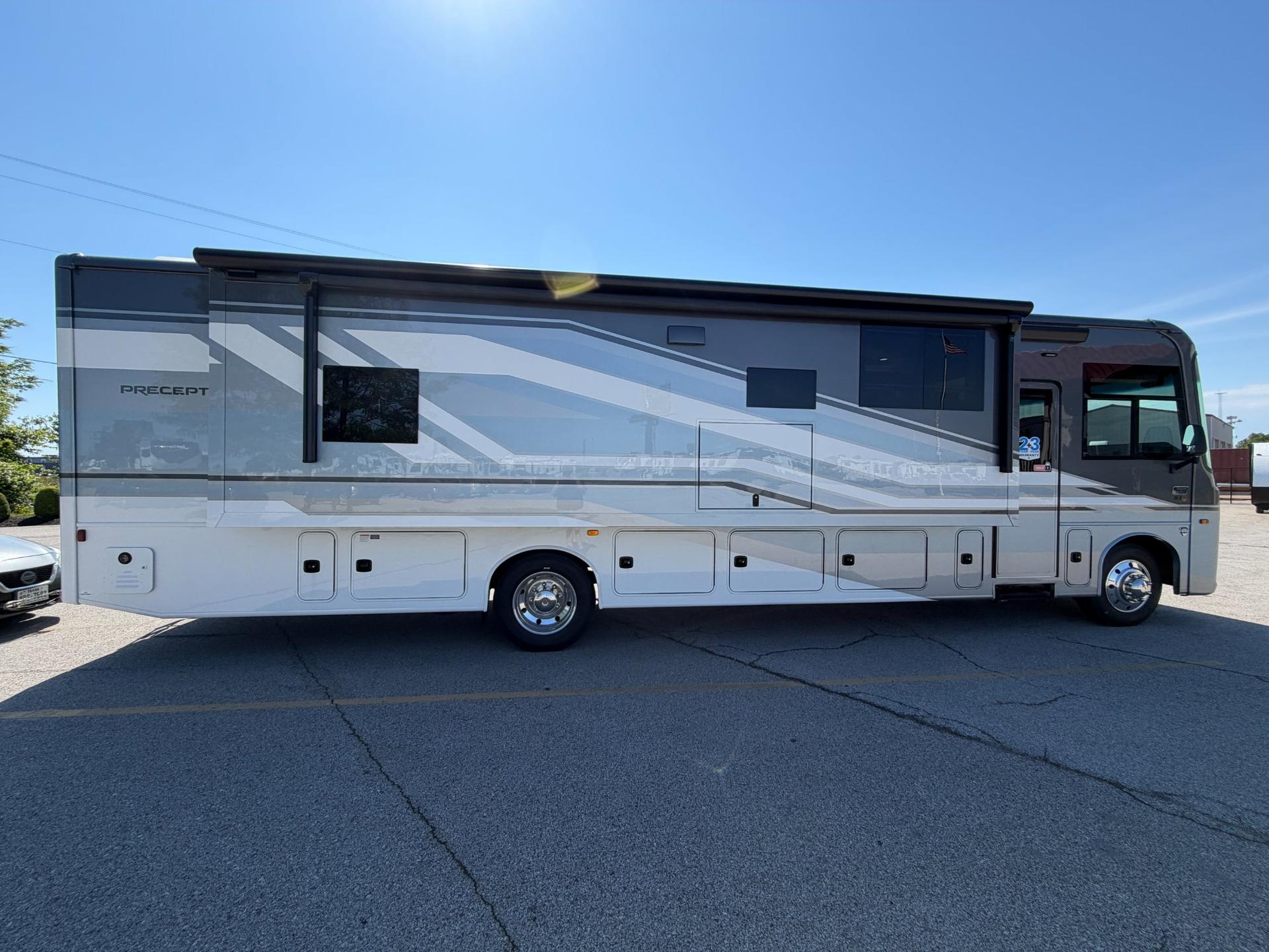 2027 Jayco 2027 Jayco Precept - thumbnail 4