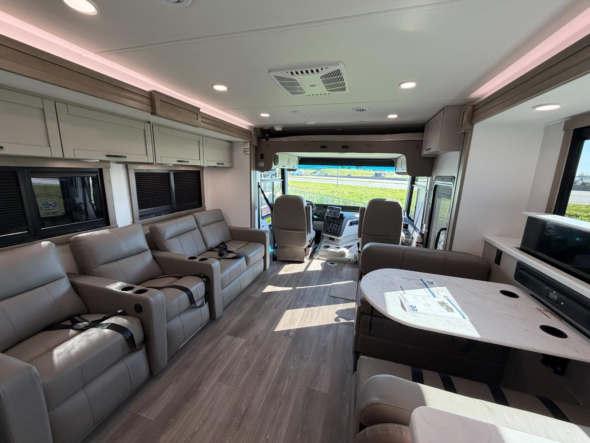 2027 Jayco 2027 Jayco Precept - thumbnail 9