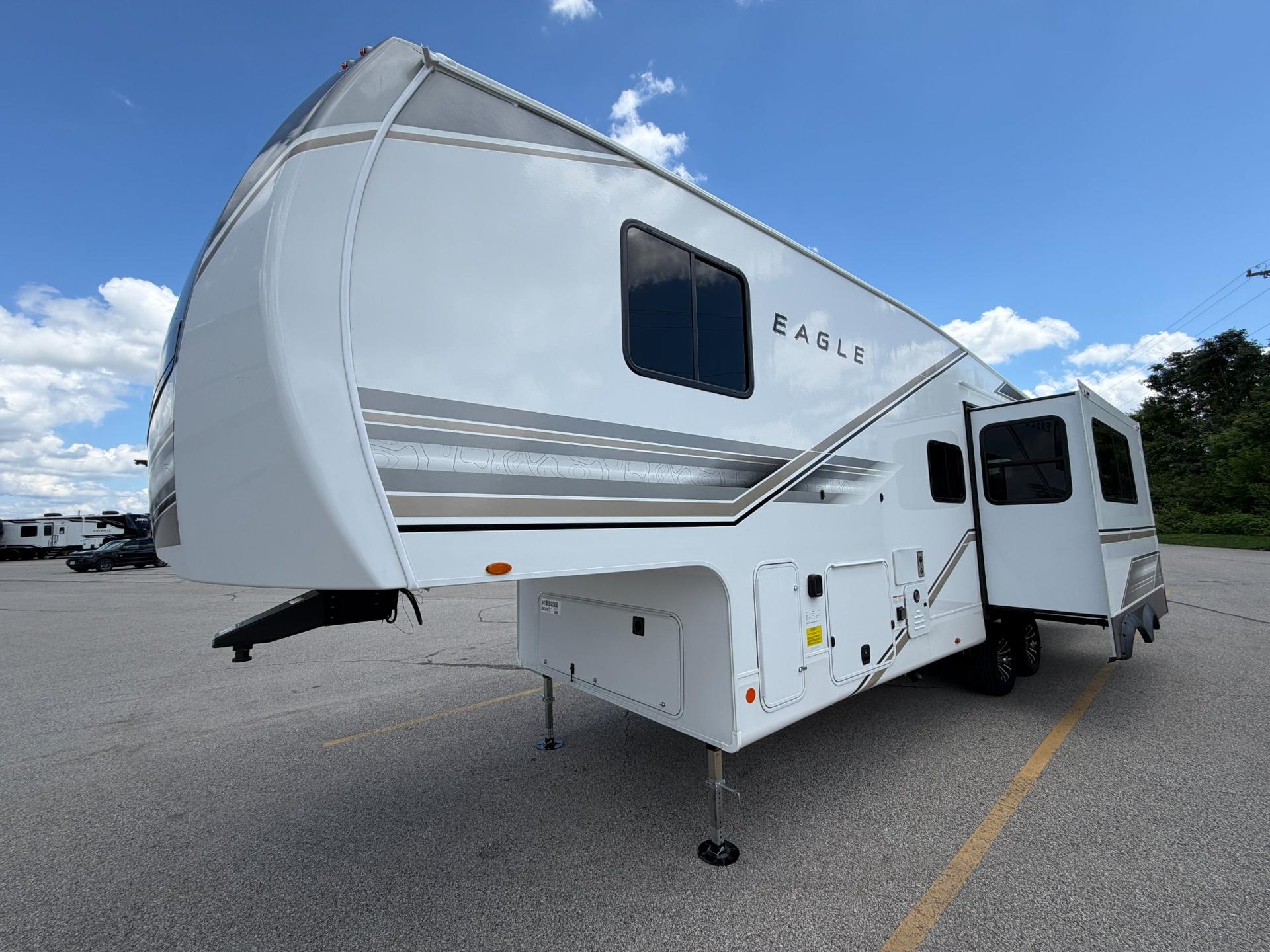 2027 Jayco 2027 Jayco Eagle - thumbnail 8