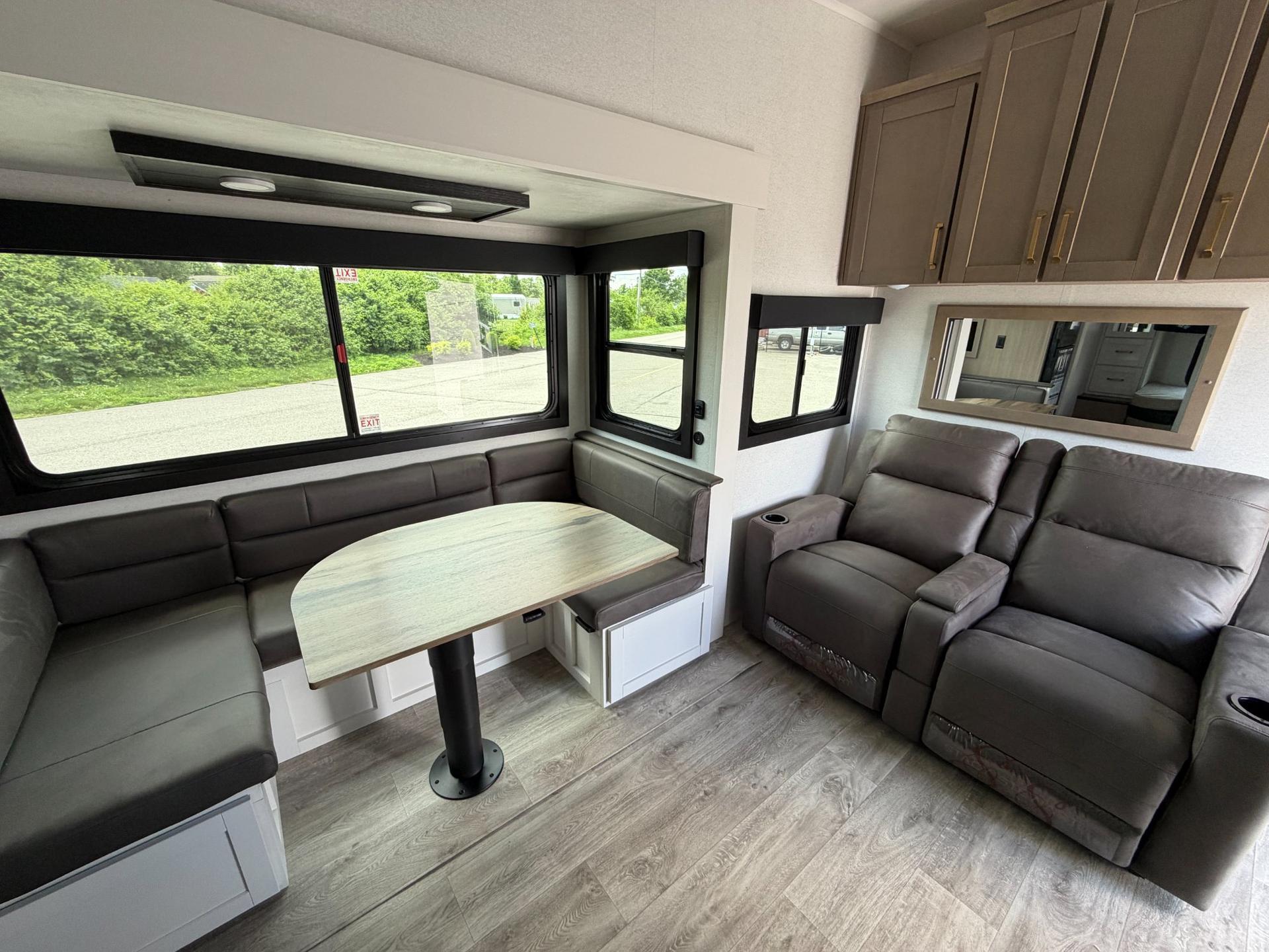 2027 Jayco 2027 Jayco Eagle - thumbnail 13