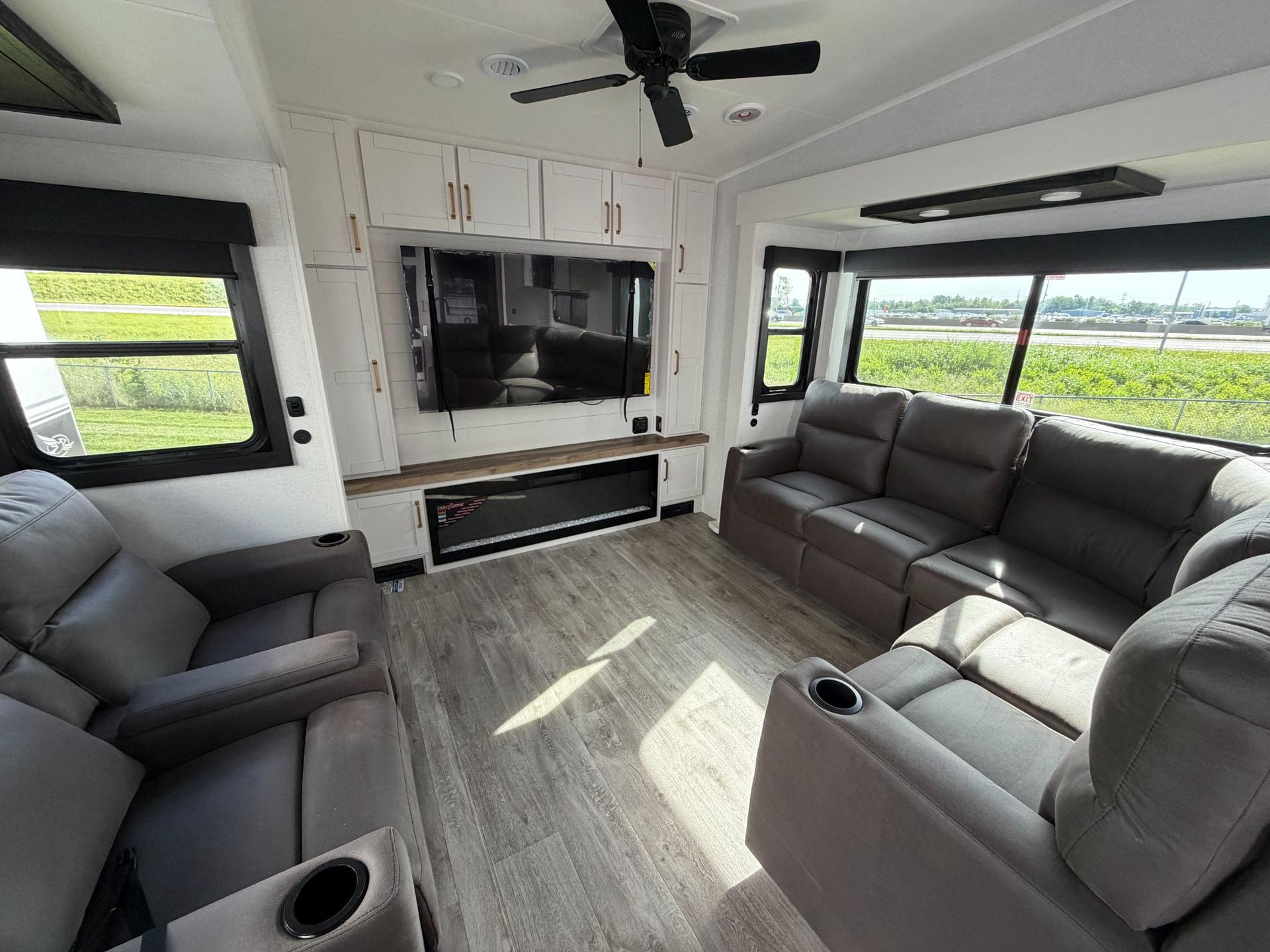 2027 Jayco 2027 Jayco Eagle - thumbnail 11