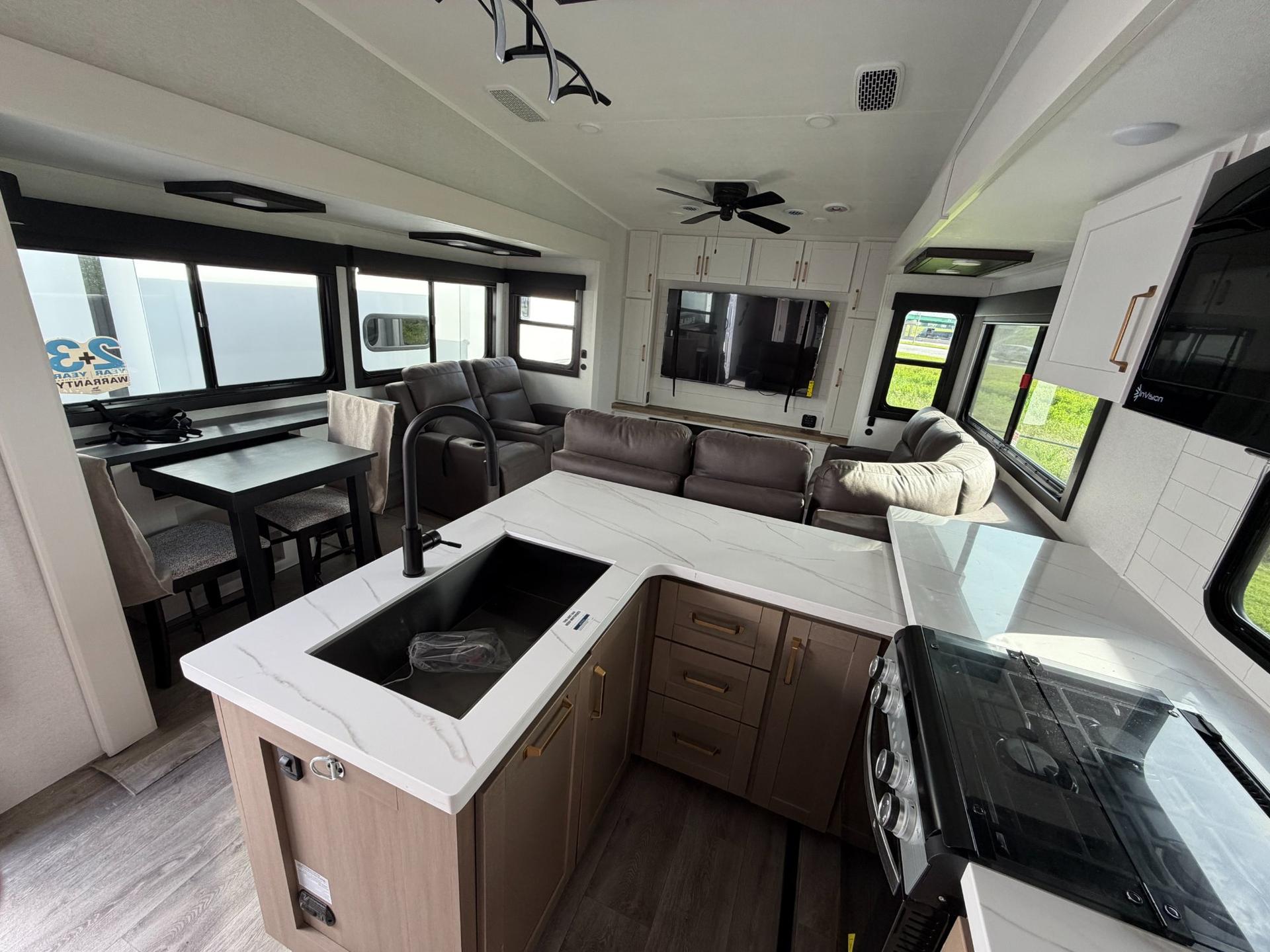 2027 Jayco 2027 Jayco Eagle - thumbnail 15