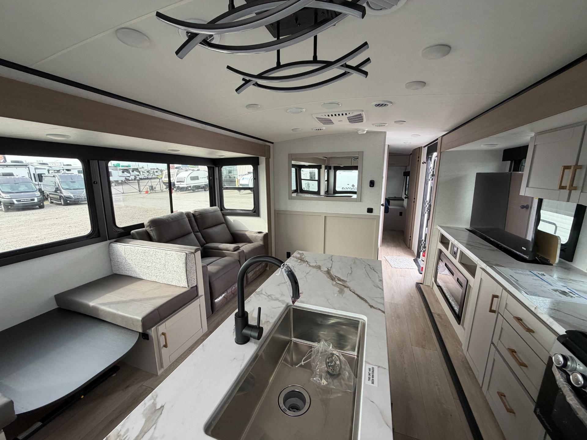 2027 Jayco 2027 Jayco Jay Feather - thumbnail 10