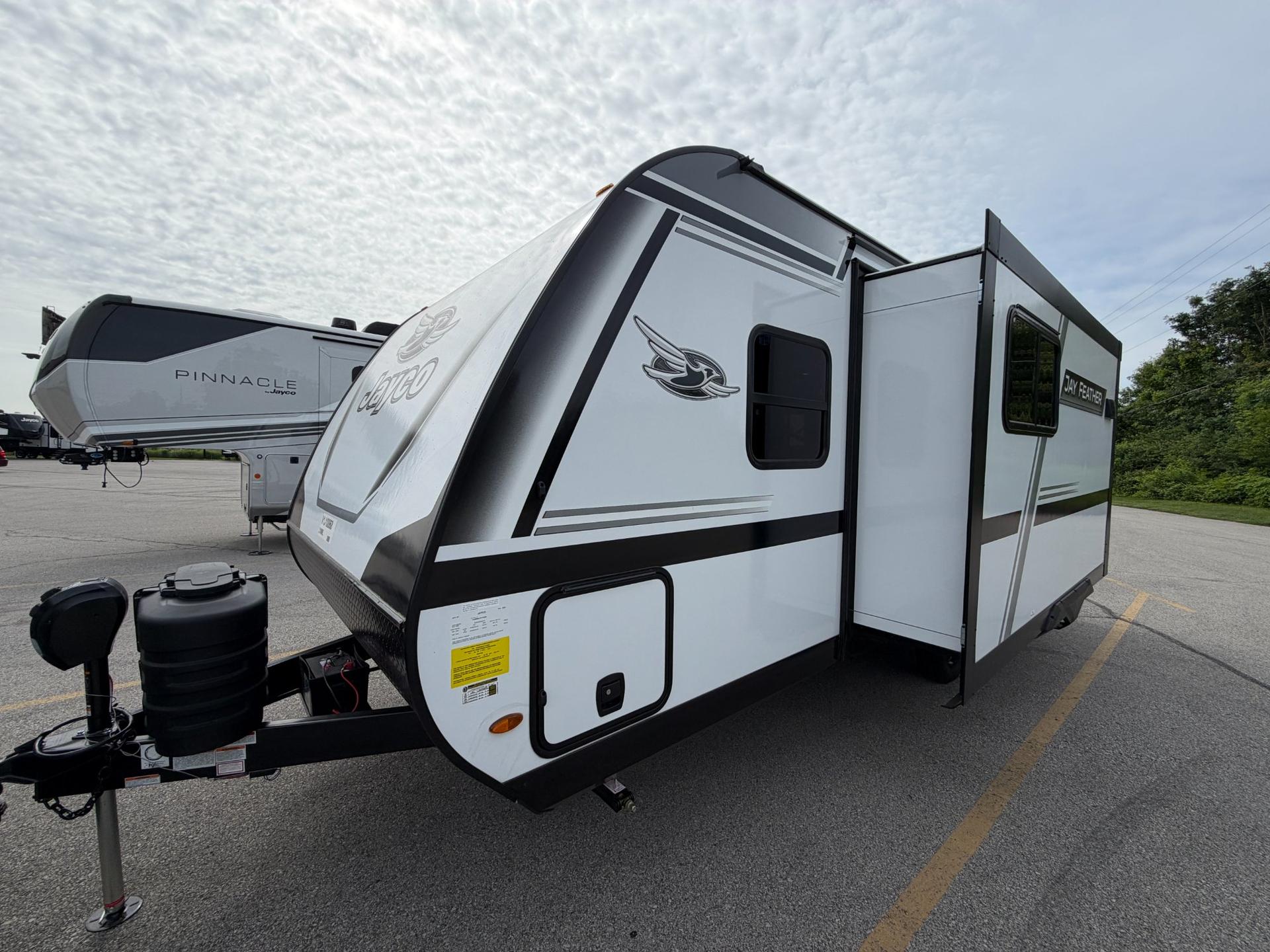 2027 Jayco 2027 Jayco Jay Feather - thumbnail 7