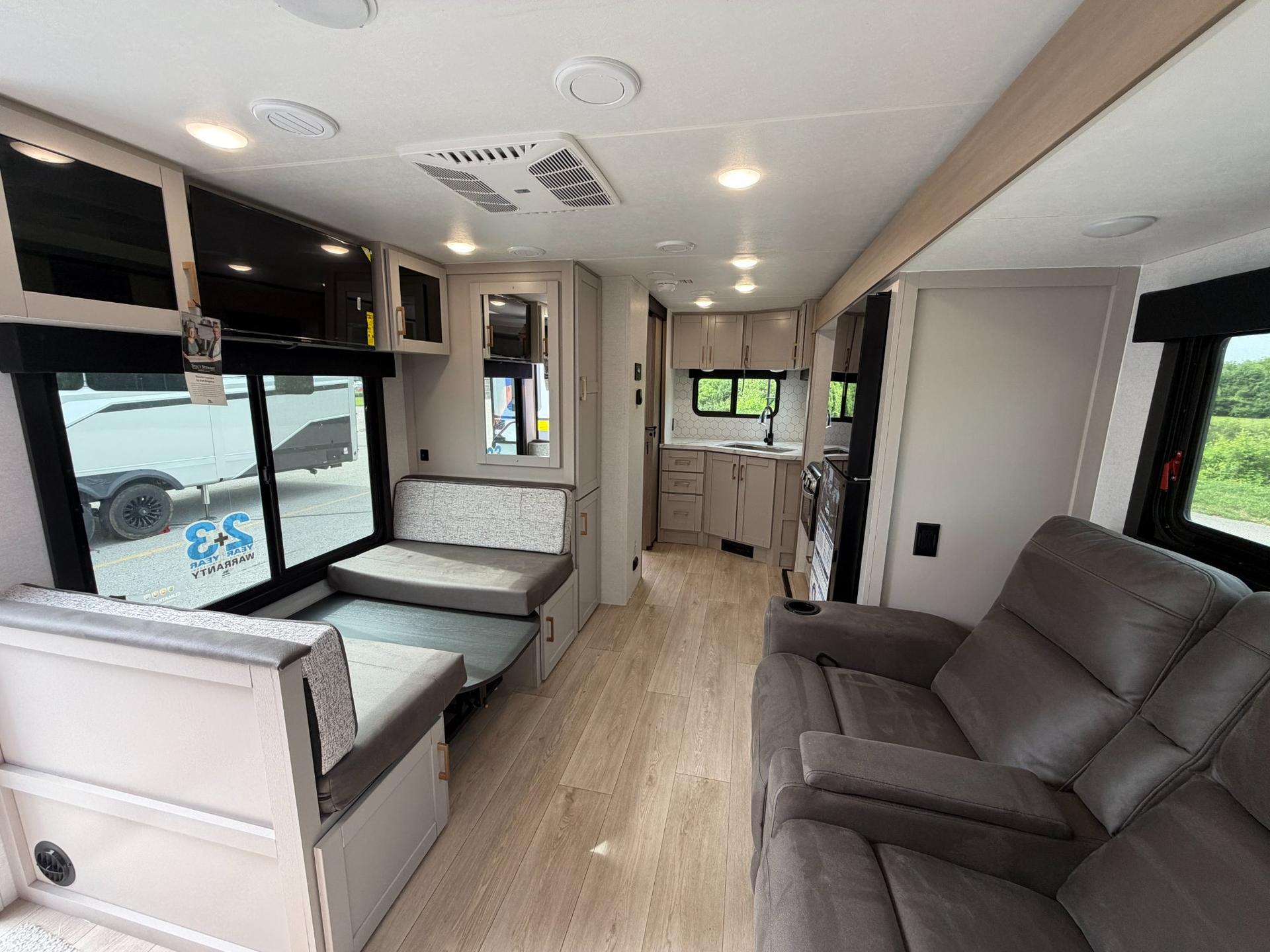 2027 Jayco 2027 Jayco Jay Feather - thumbnail 8