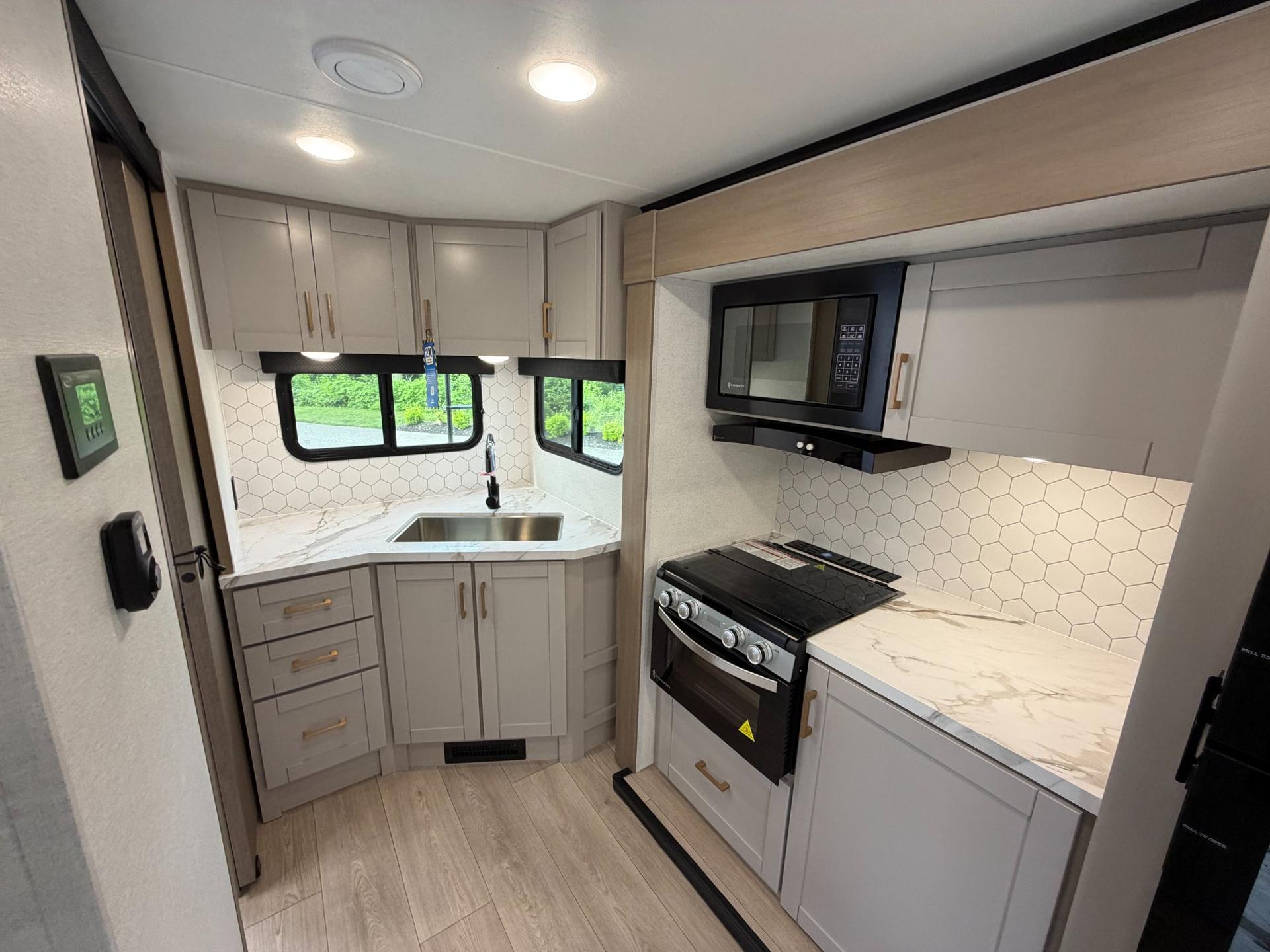 2027 Jayco 2027 Jayco Jay Feather - thumbnail 10