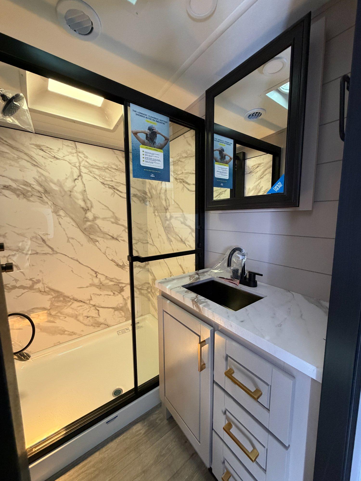 2027 Jayco 2027 Jayco North Point - thumbnail 14